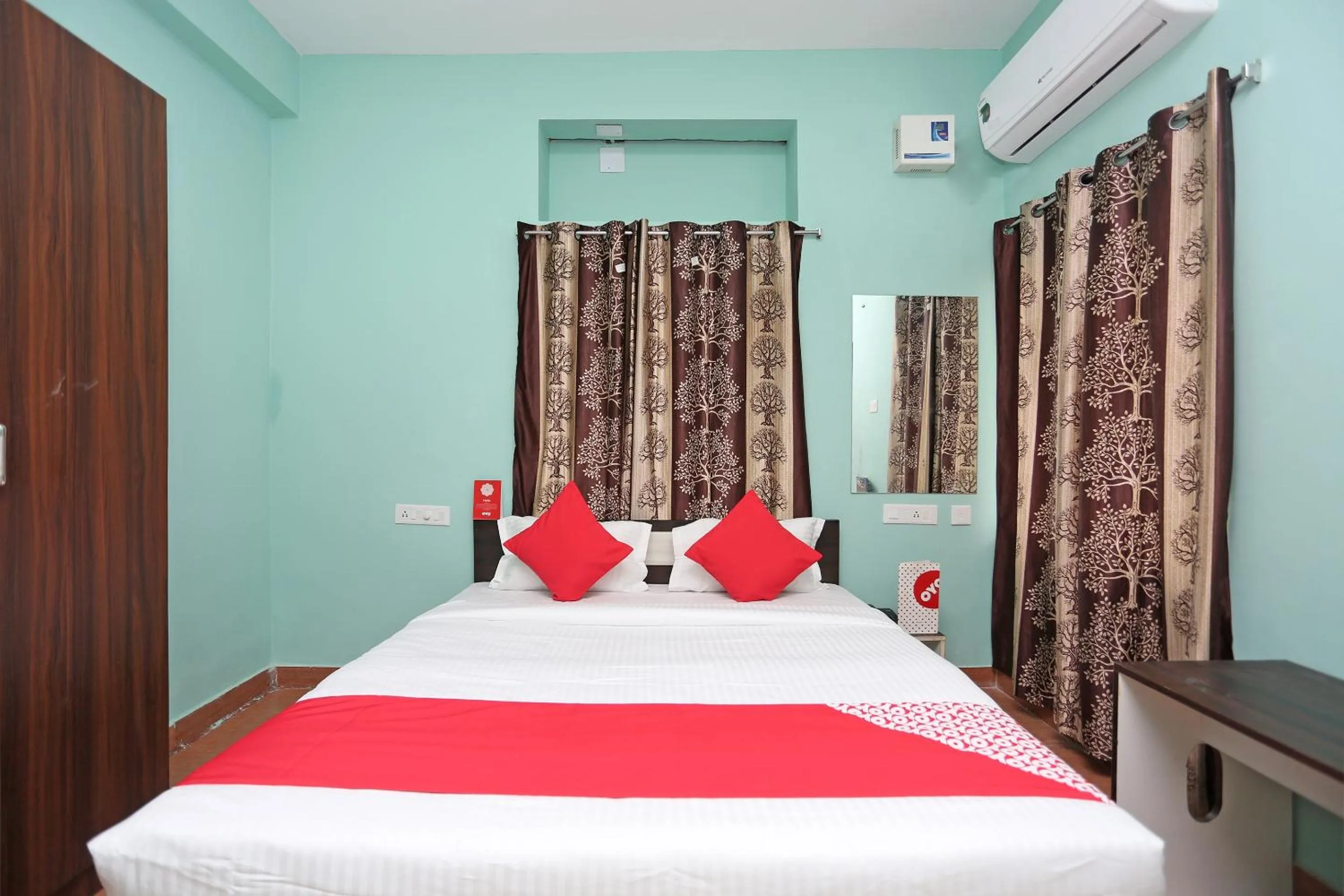Bedroom, Bed in Super OYO 17276 The Maple Tree Hotels