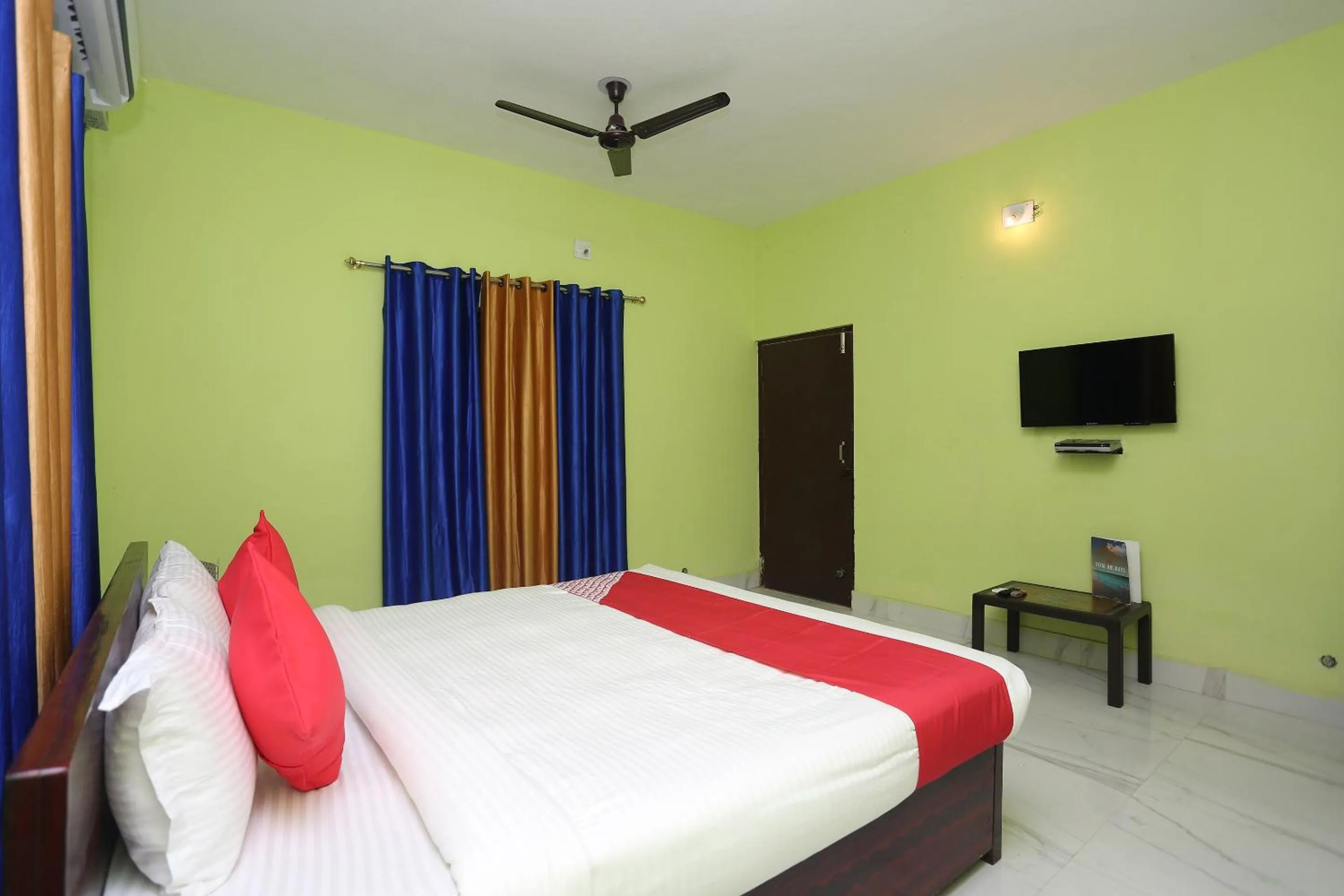 Bedroom, Bed in Hotel O Moonlight