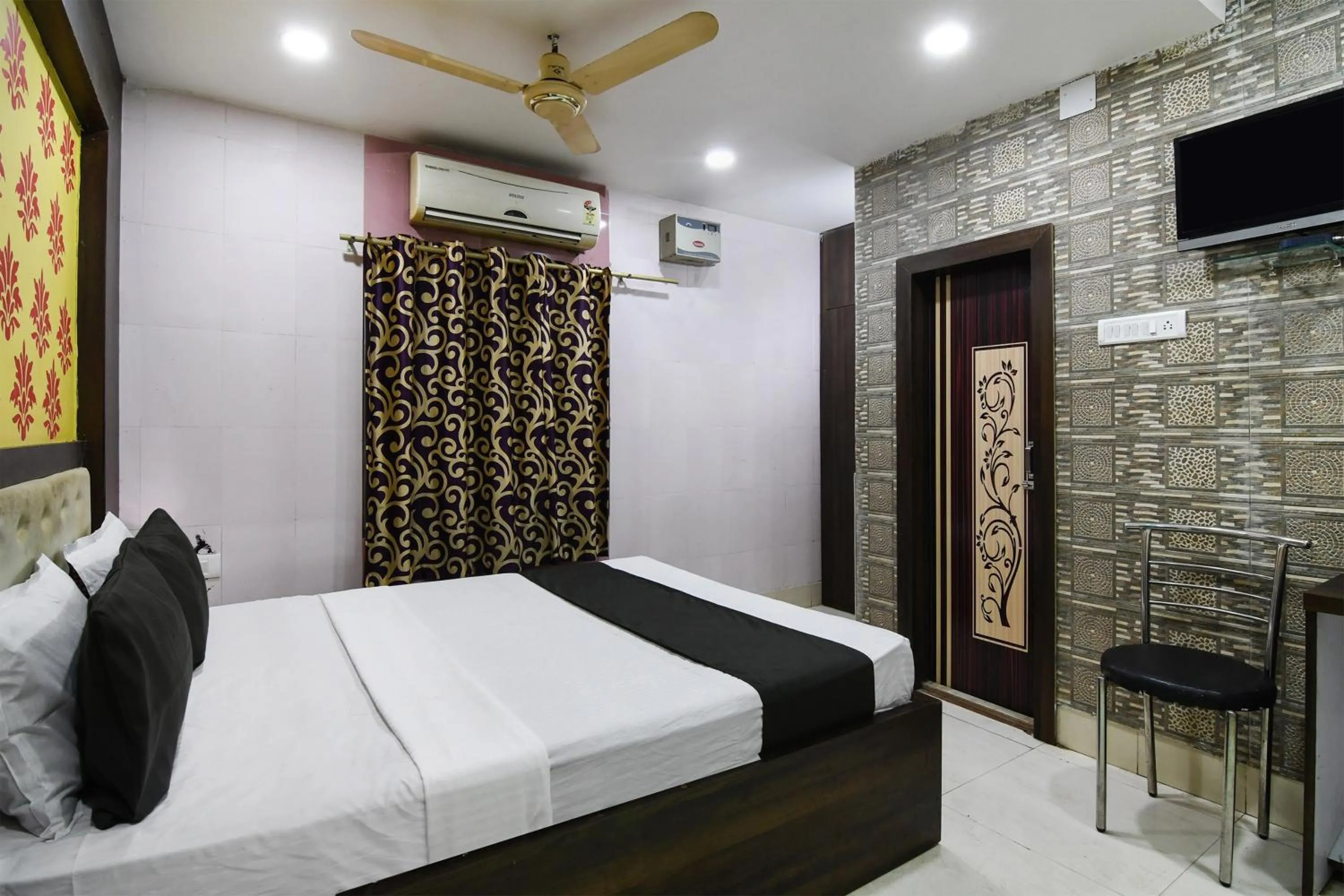 Bedroom, Bed in Super Venture Inn NX