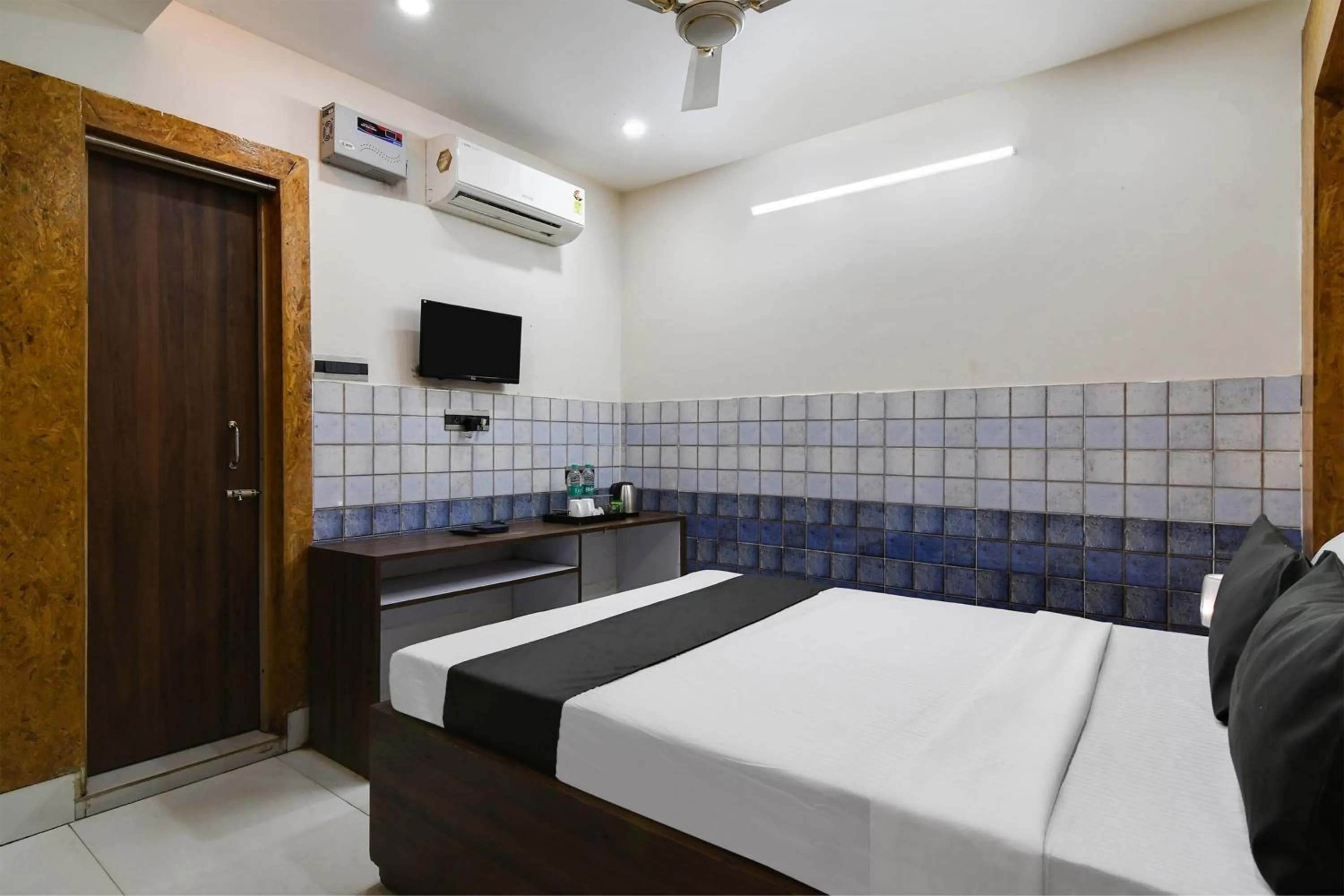 Bedroom, Bed in Super Venture Inn NX