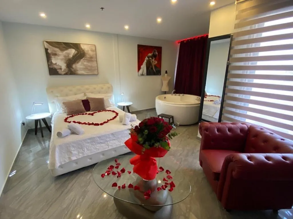 Mesogios House Suites
