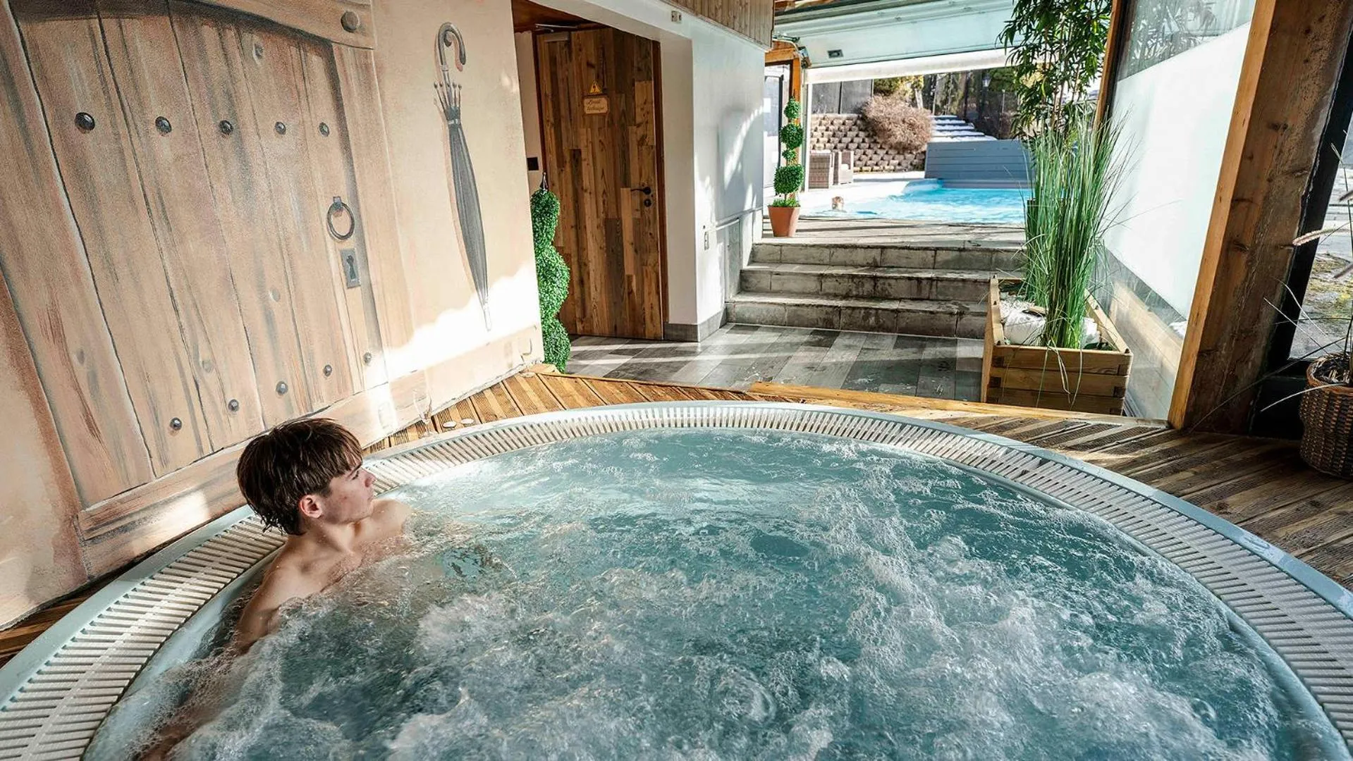 Hot Tub in L'Hermine Blanche