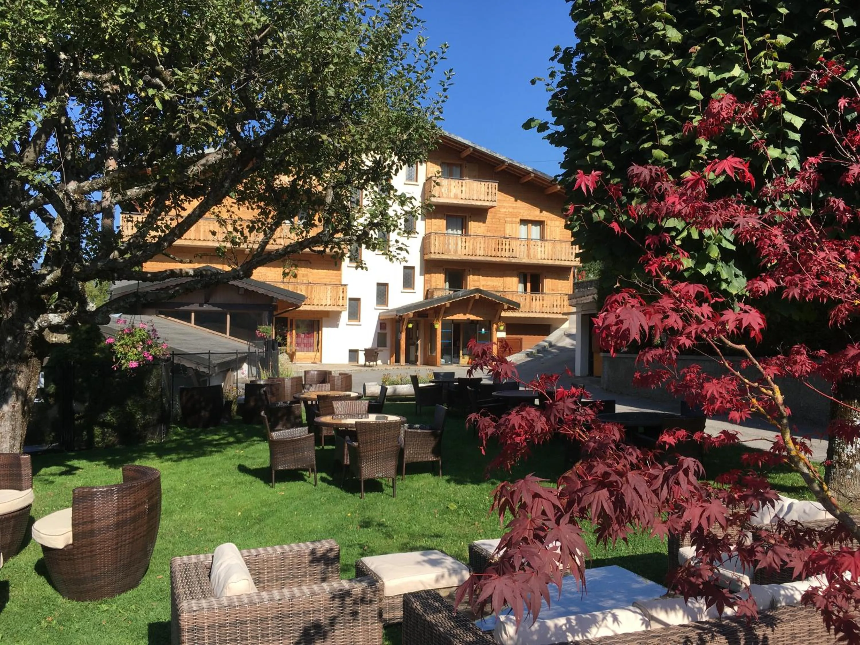 Facade/entrance in L'Hermine Blanche