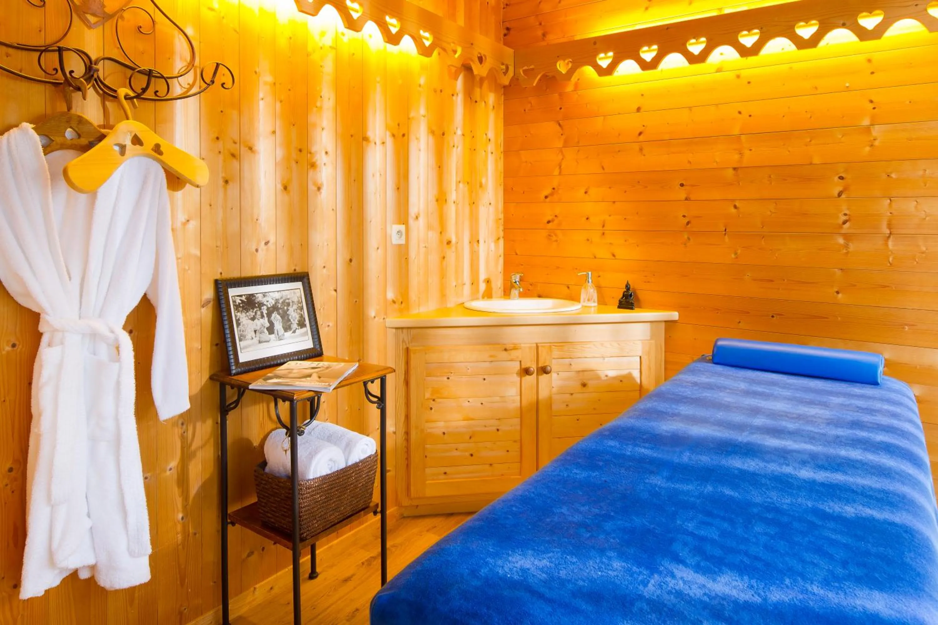 Massage, Bed in L'Hermine Blanche