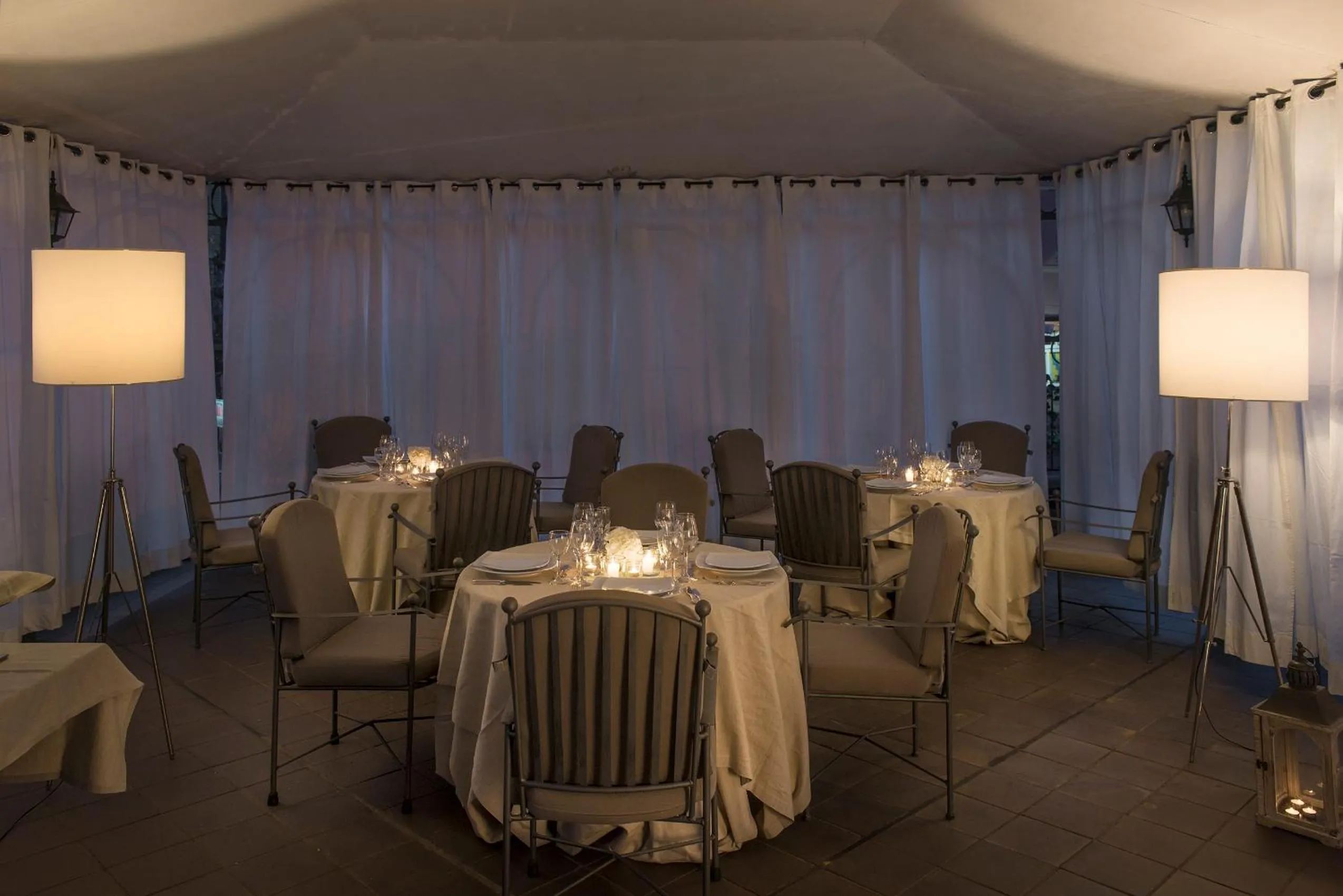 Balcony/Terrace in Ambasciatori Place Hotel
