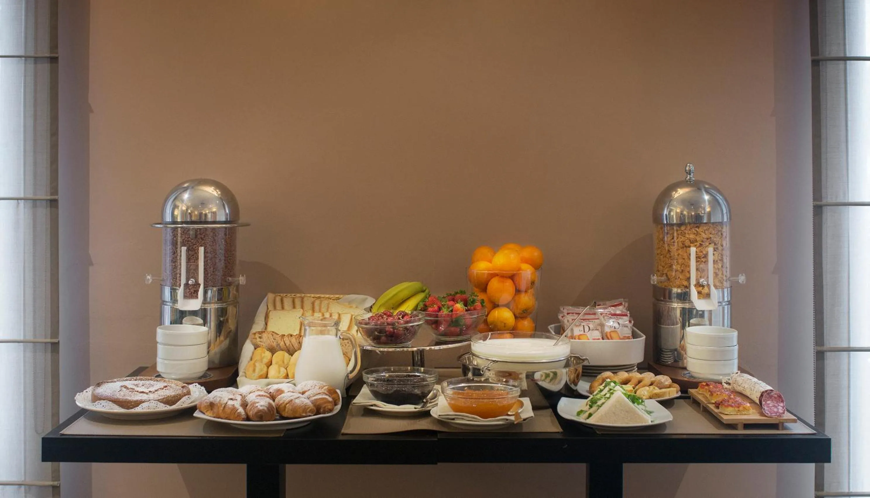 Food in Ambasciatori Place Hotel