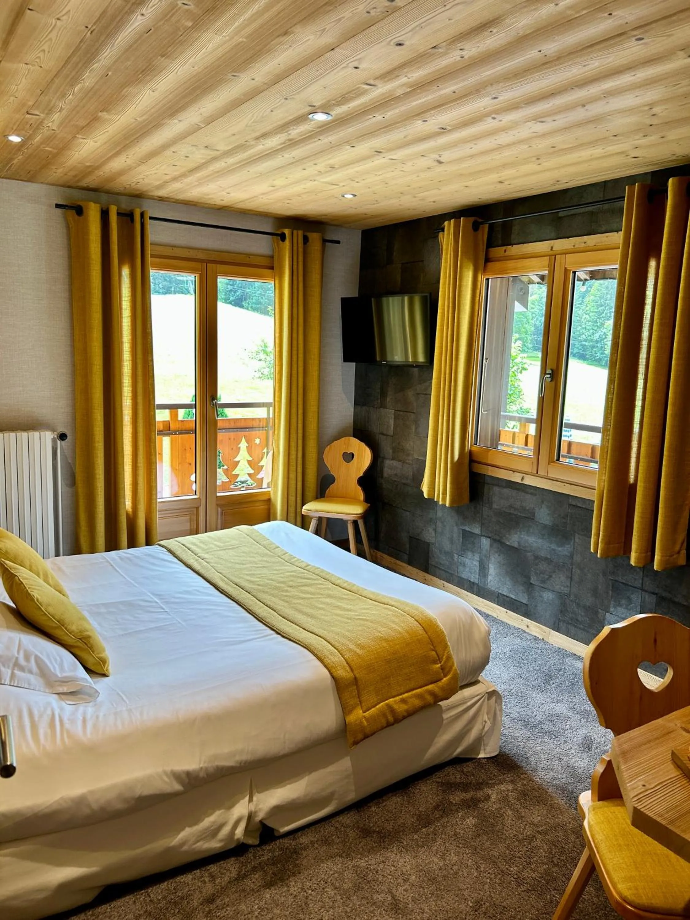 Bedroom, Bed in Hameau des Prodains - Hôtel