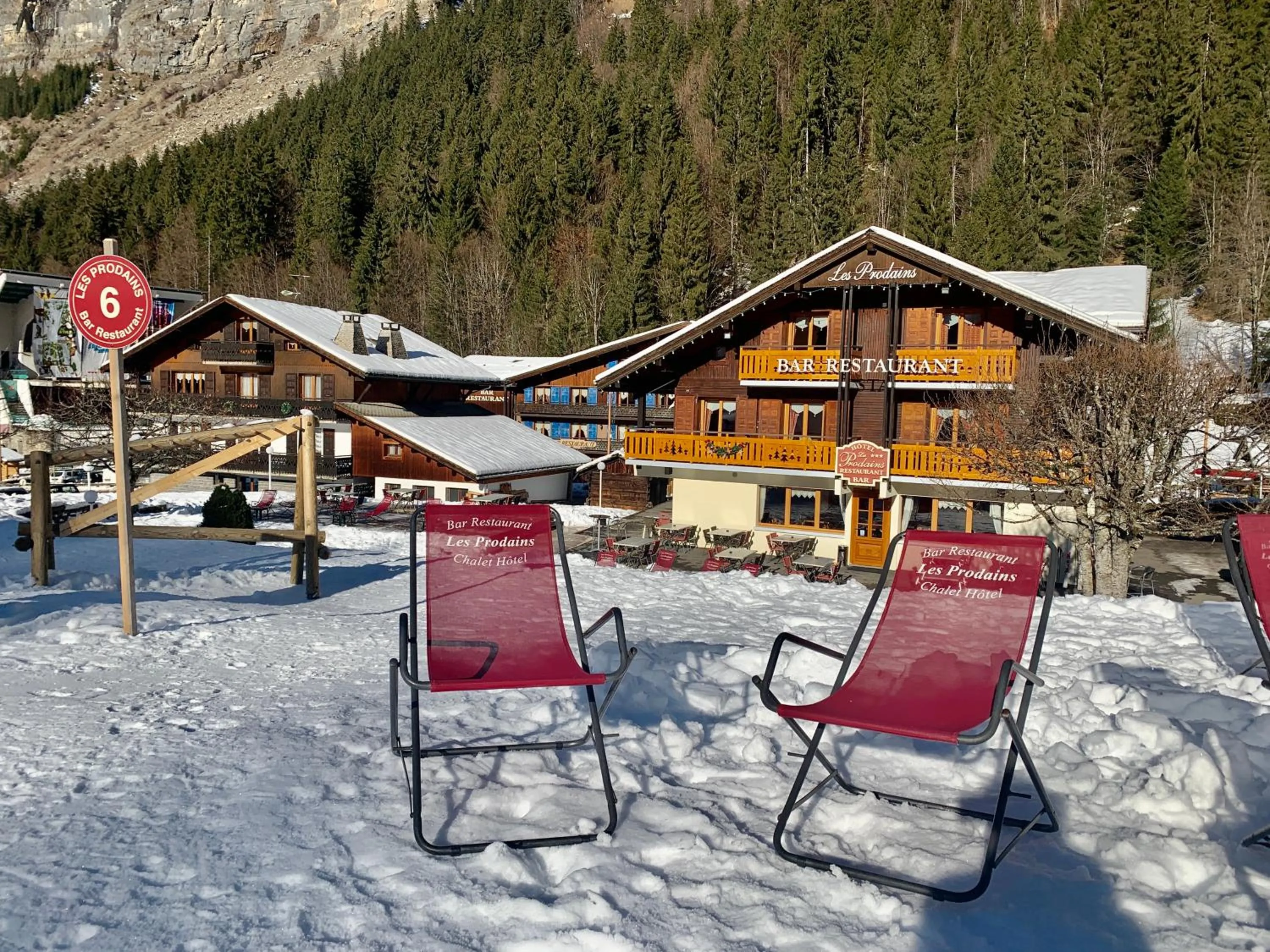 Property building in Hameau des Prodains - Hôtel