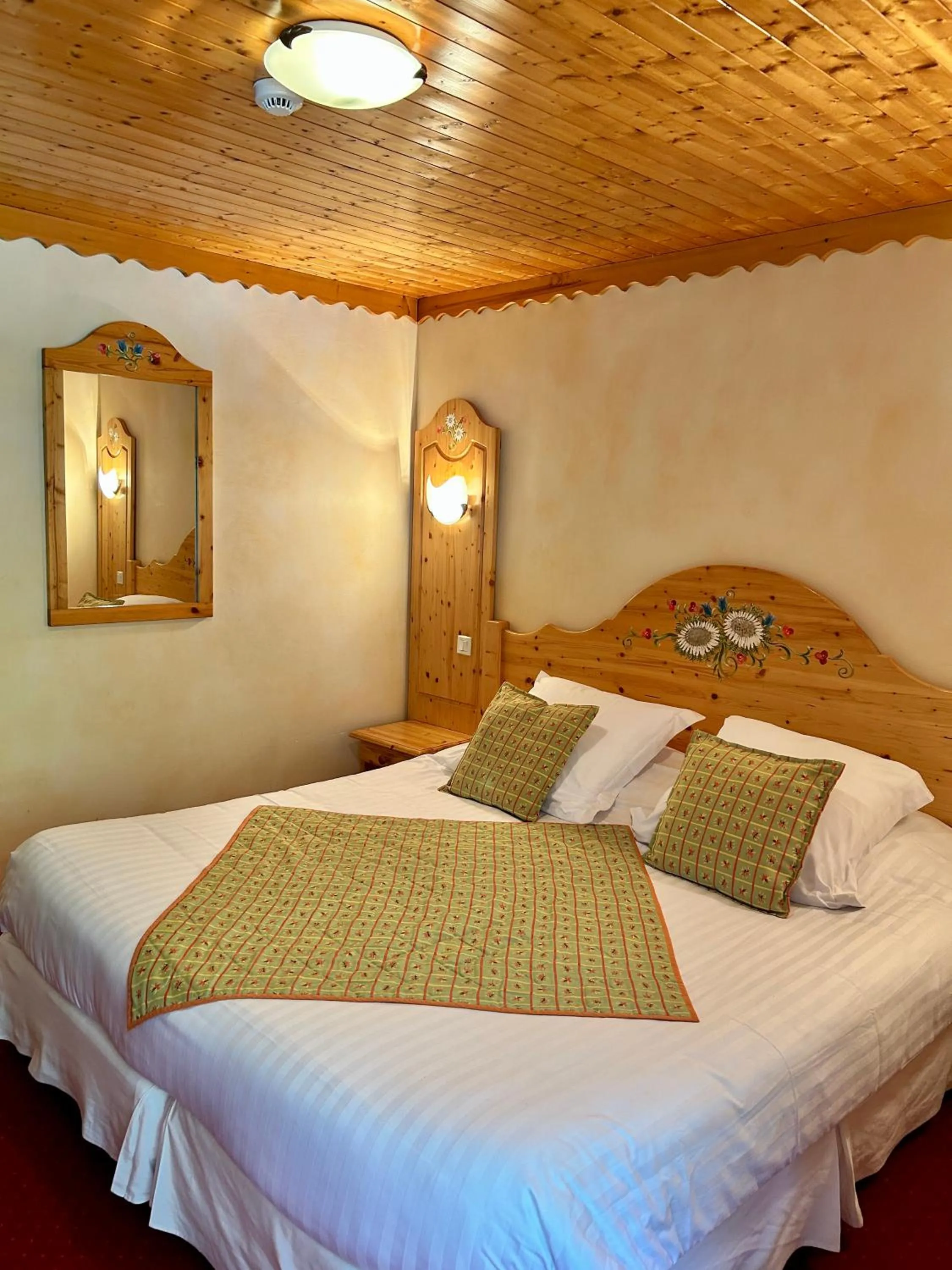 Bedroom, Bed in Hameau des Prodains - Hôtel