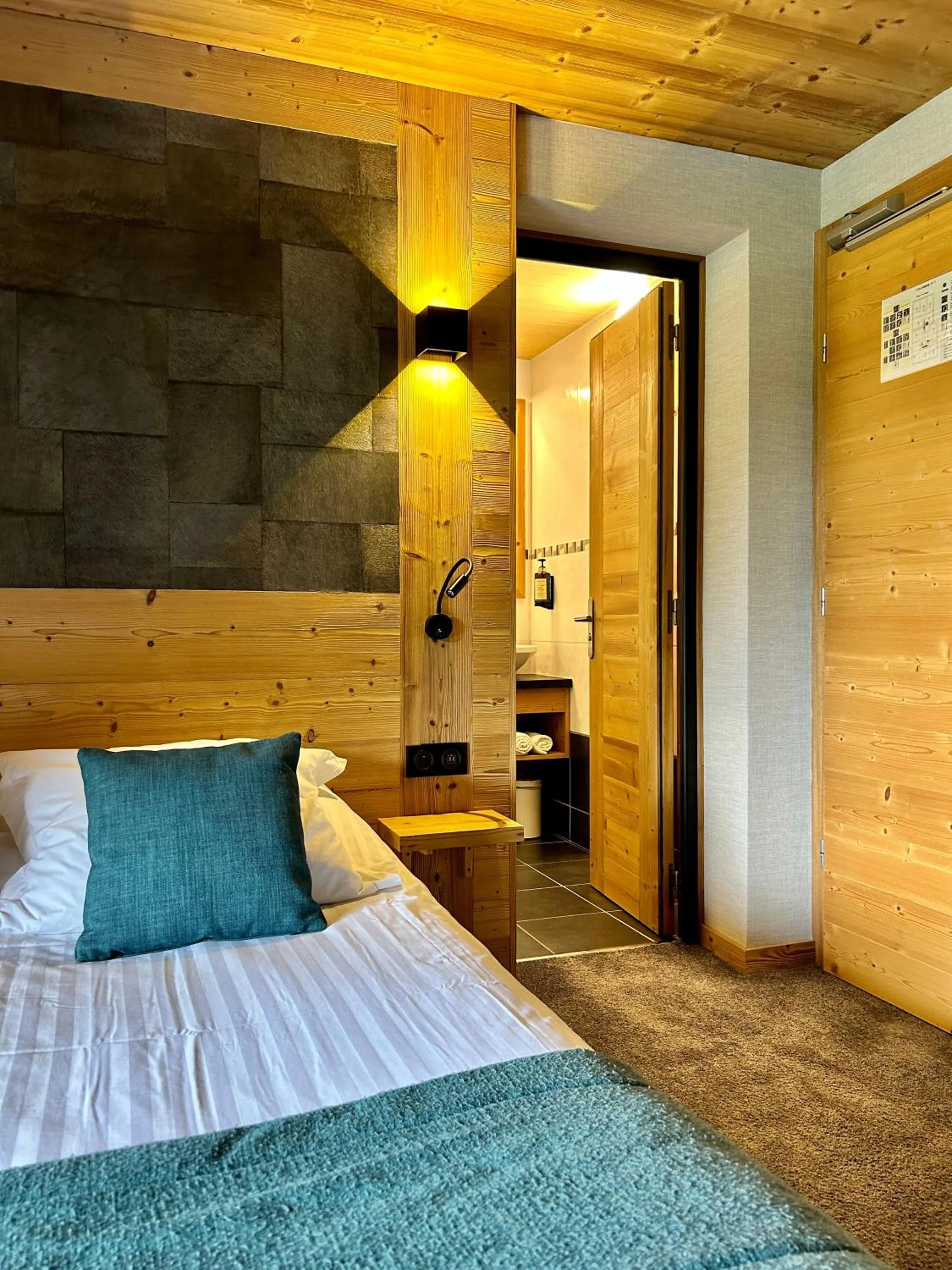 Bedroom, Bed in Hameau des Prodains - Hôtel