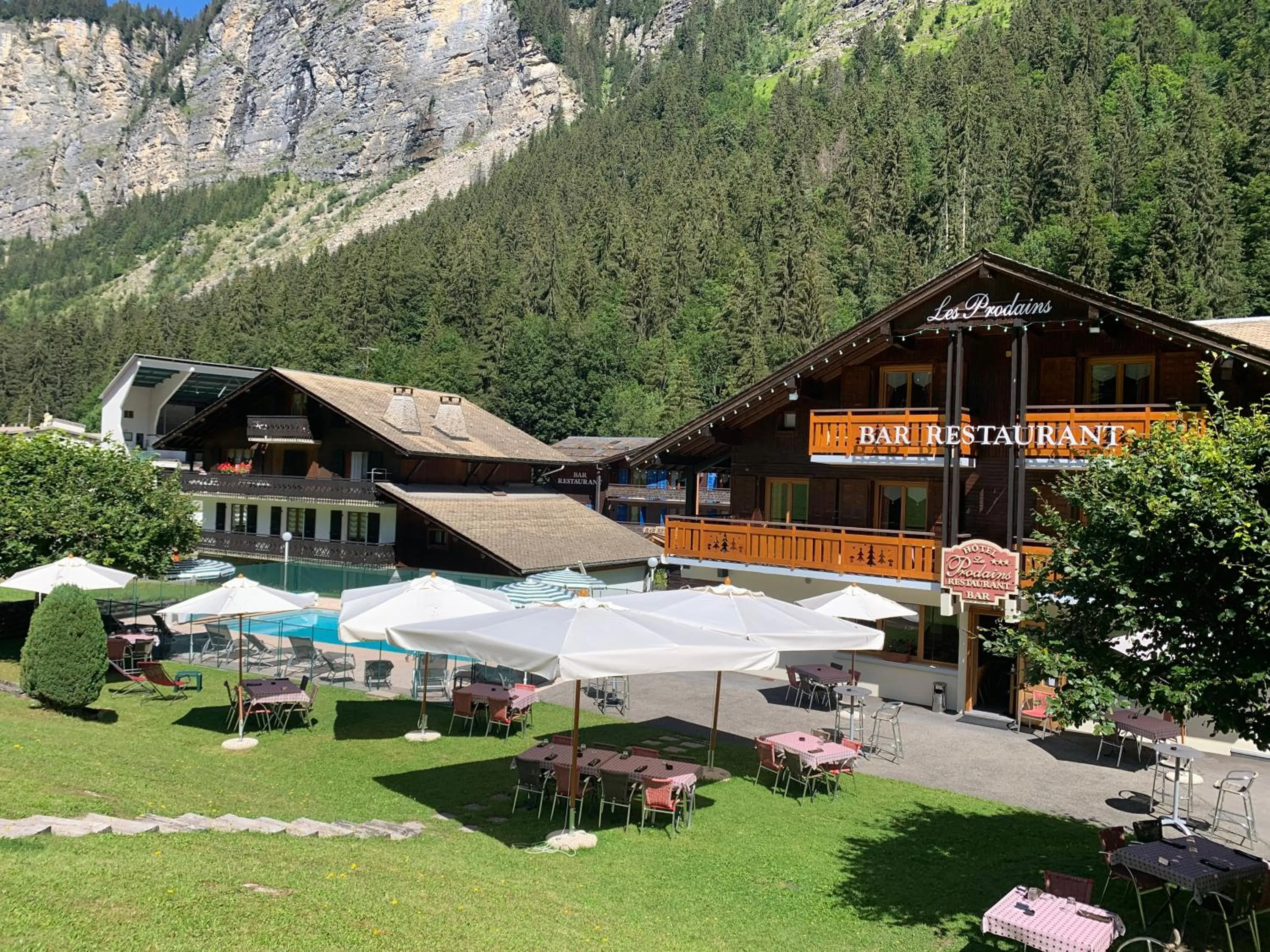 Property building in Hameau des Prodains - Hôtel