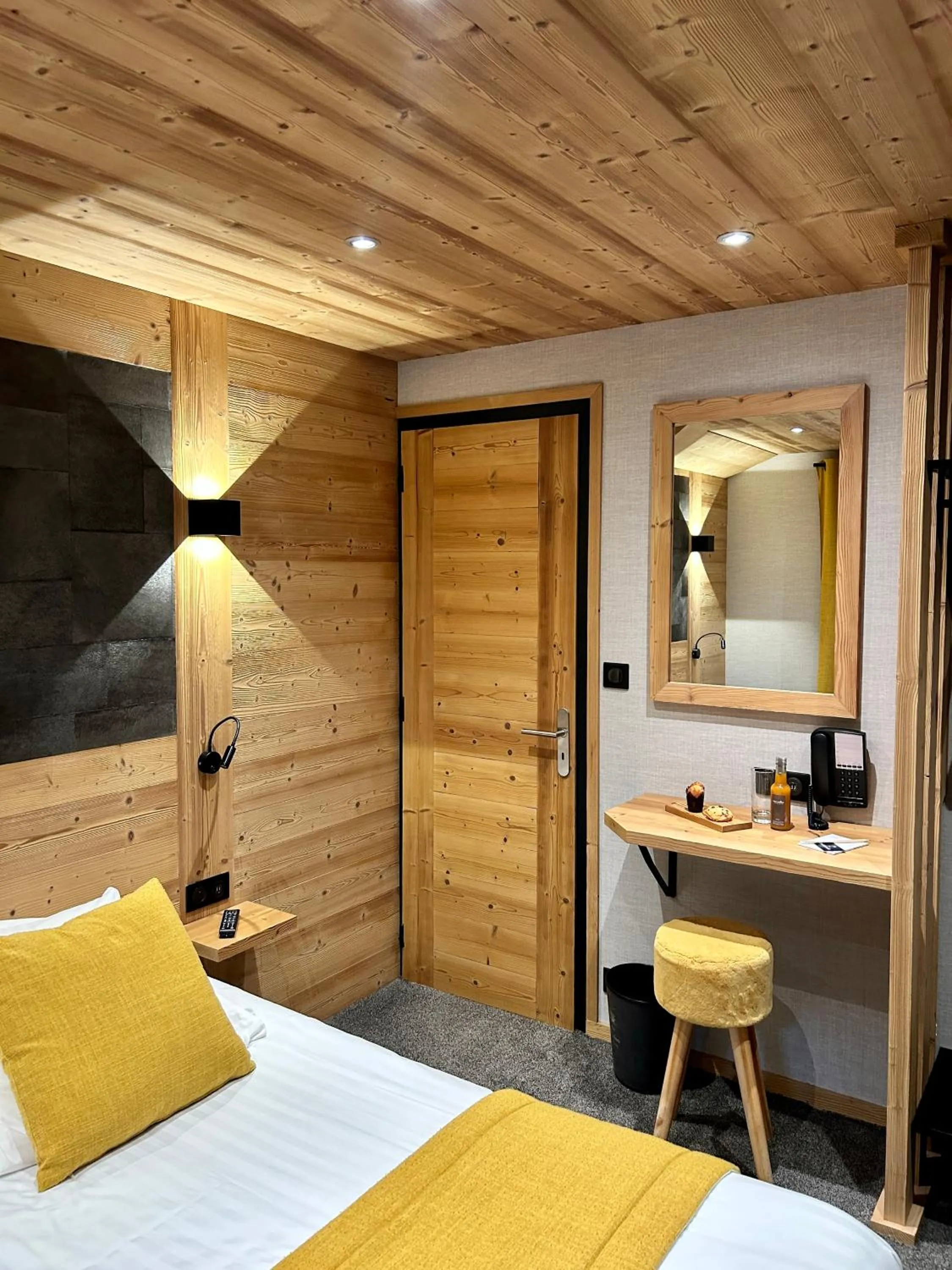 Bedroom, Bed in Hameau des Prodains - Hôtel