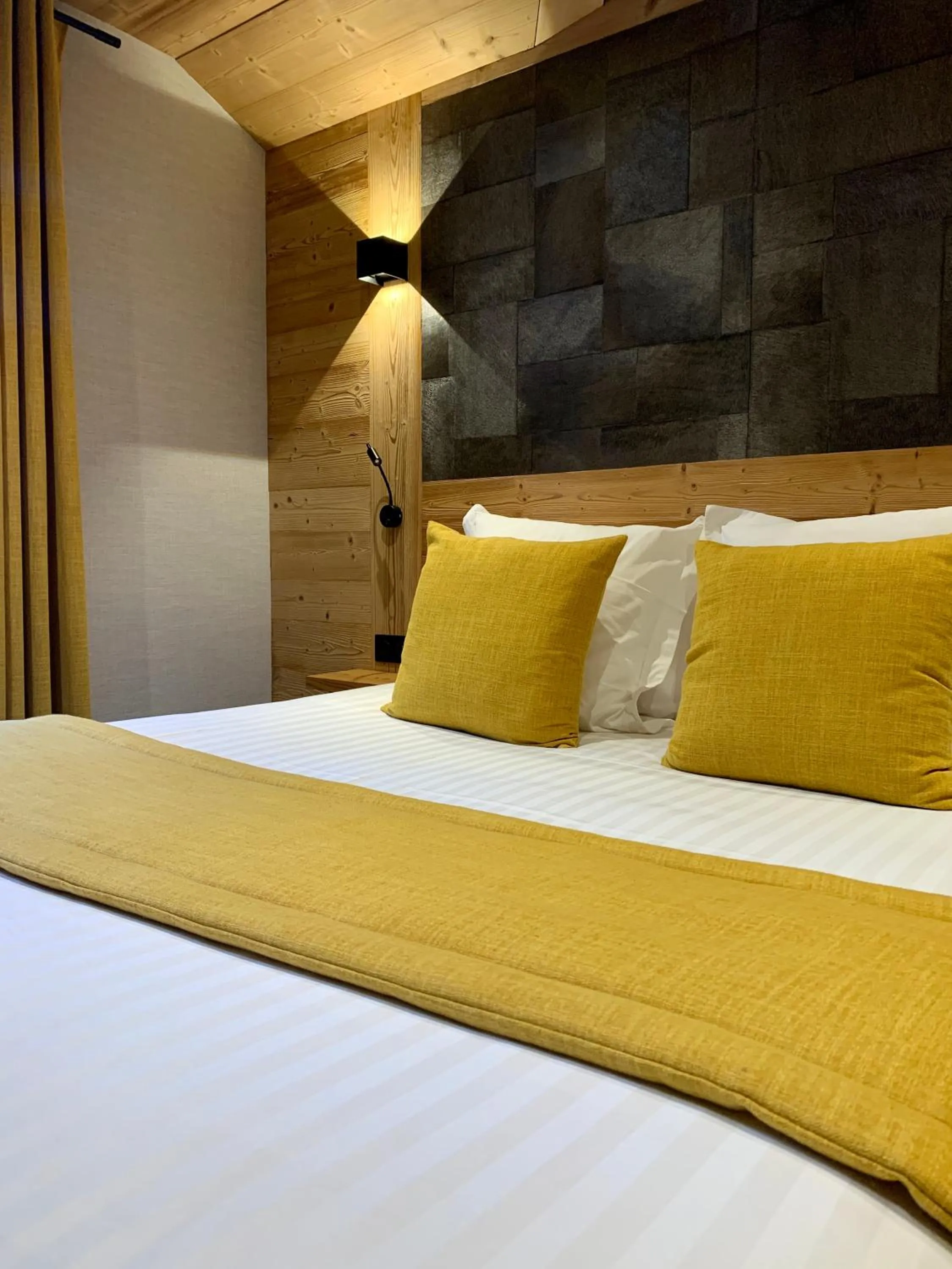 Bedroom, Bed in Hameau des Prodains - Hôtel