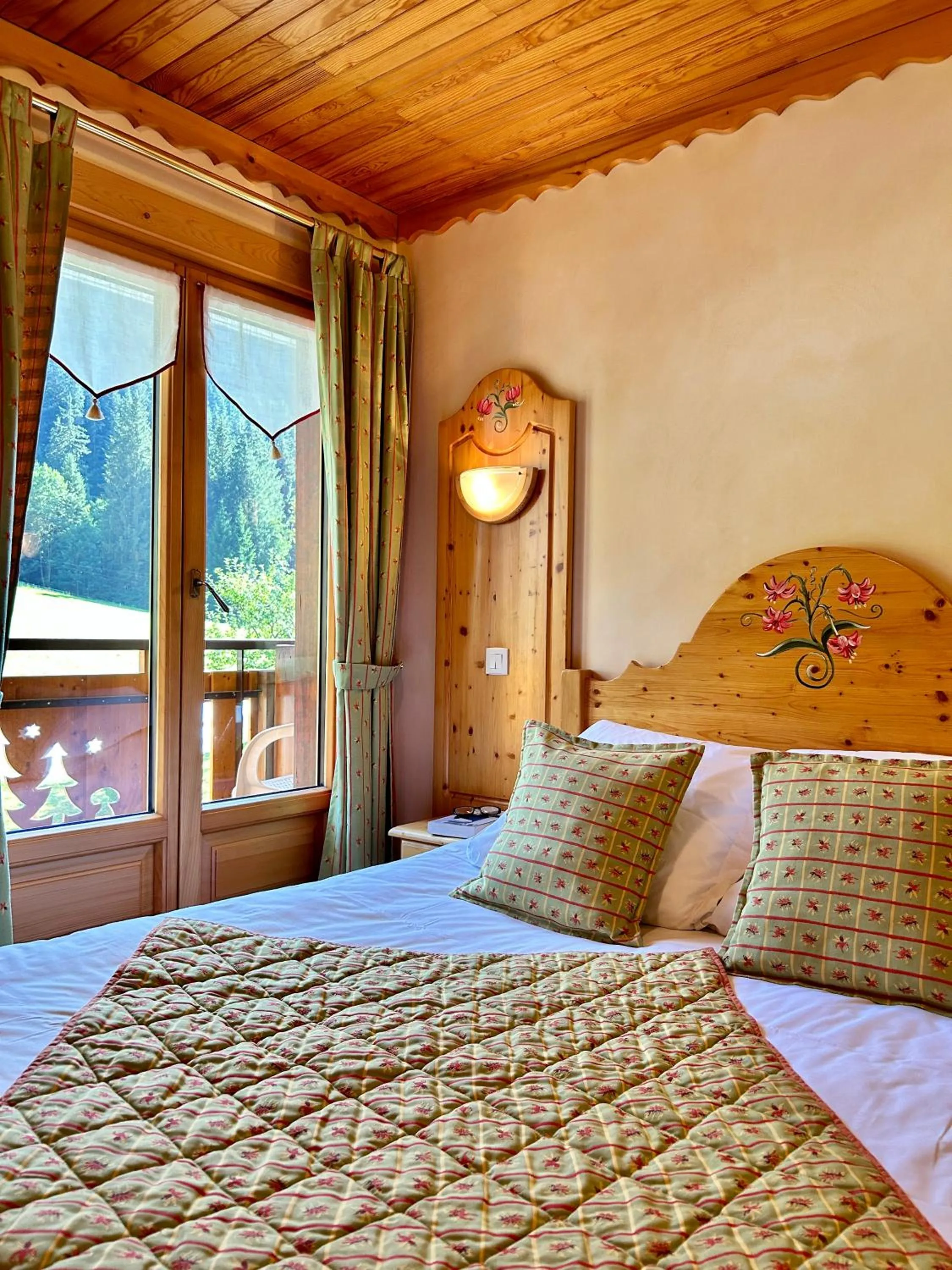 Bedroom, Bed in Hameau des Prodains - Hôtel