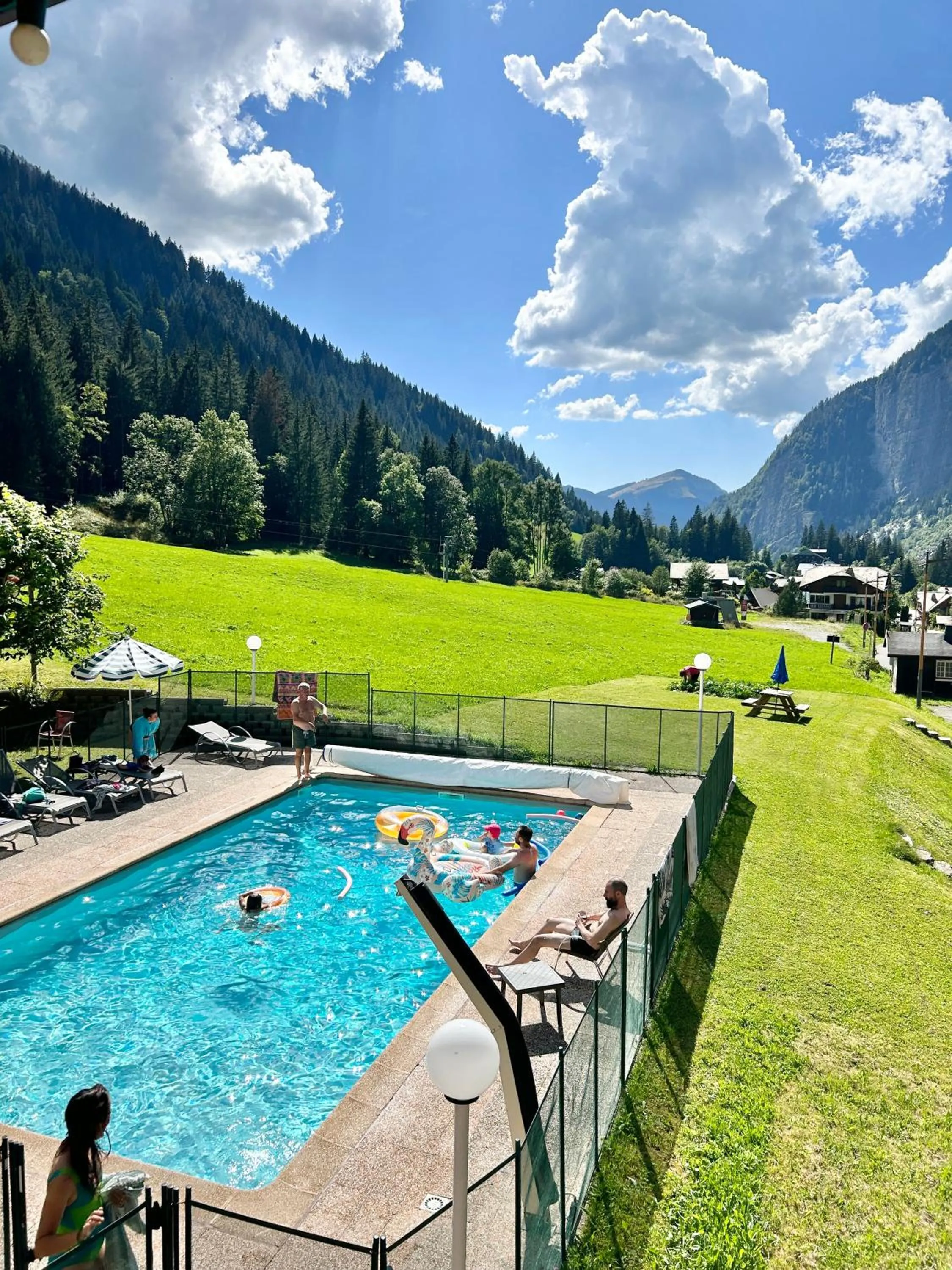 Pool view in Hameau des Prodains - Hôtel