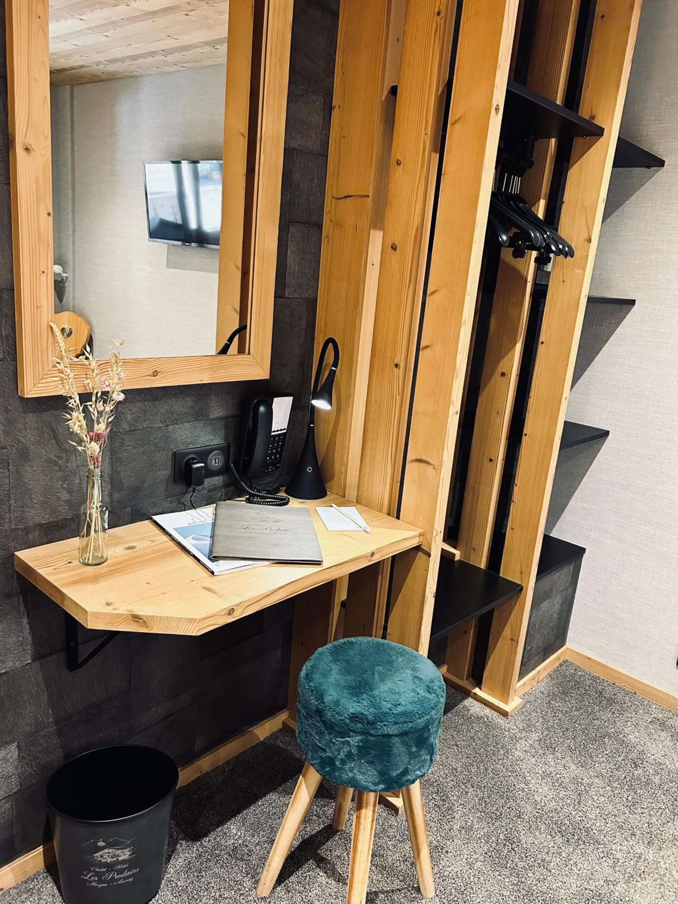 hair dresser in Hameau des Prodains - Hôtel