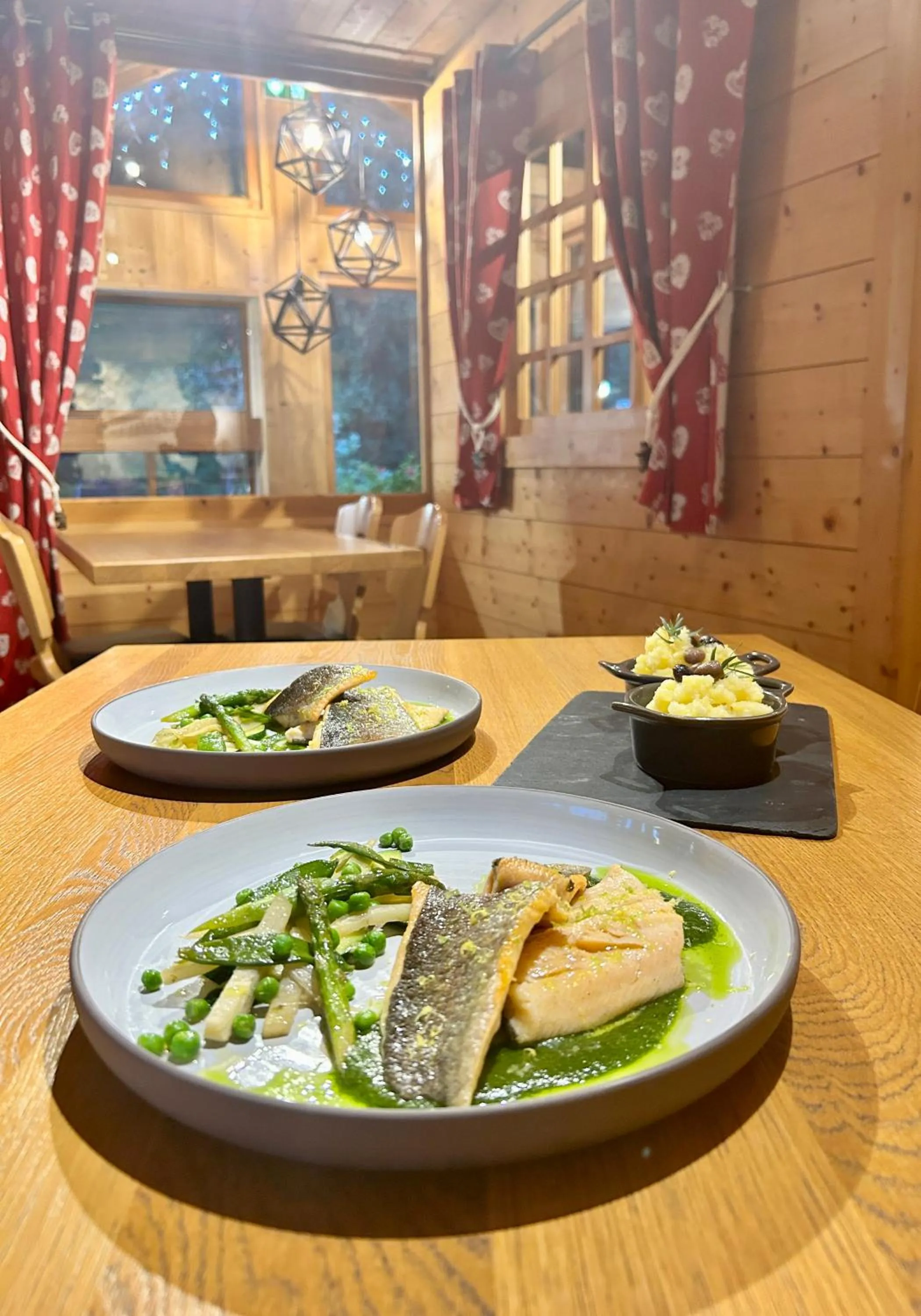 Dinner in Hameau des Prodains - Hôtel