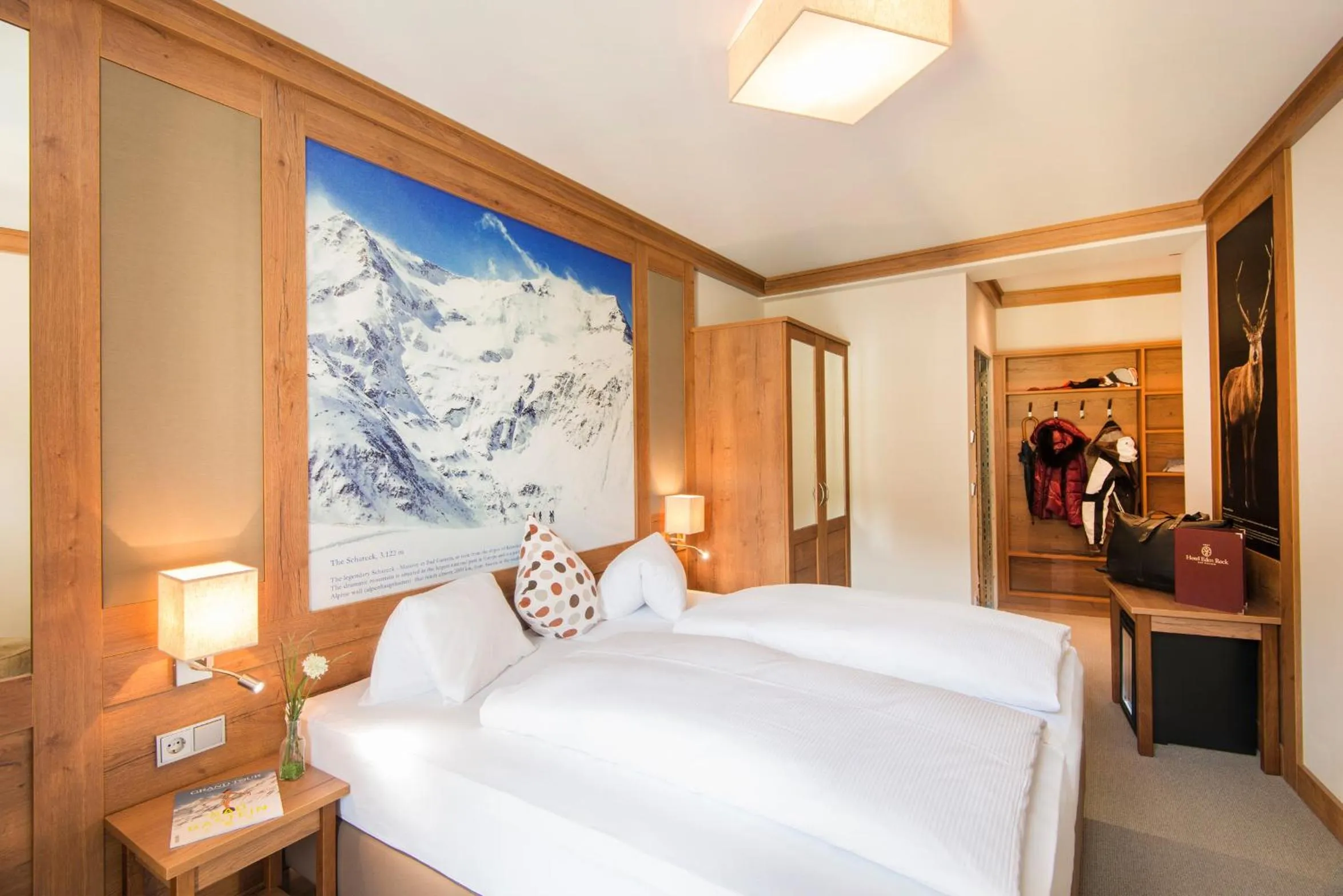 Photo of the whole room, Bed in Hotel Eden Rock