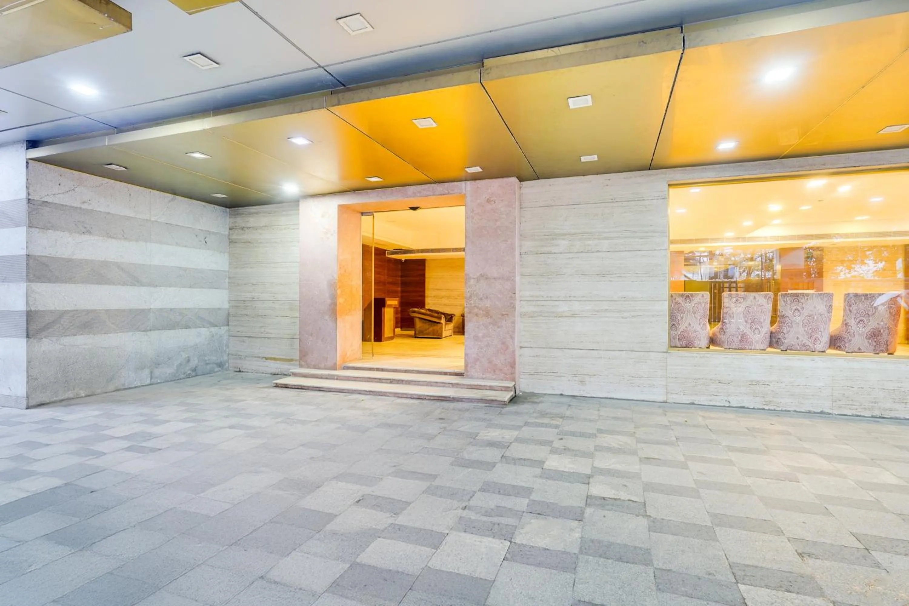 Facade/entrance in Super Townhouse Oak Alandur Near Chennai Airport Formerly Vijay Park