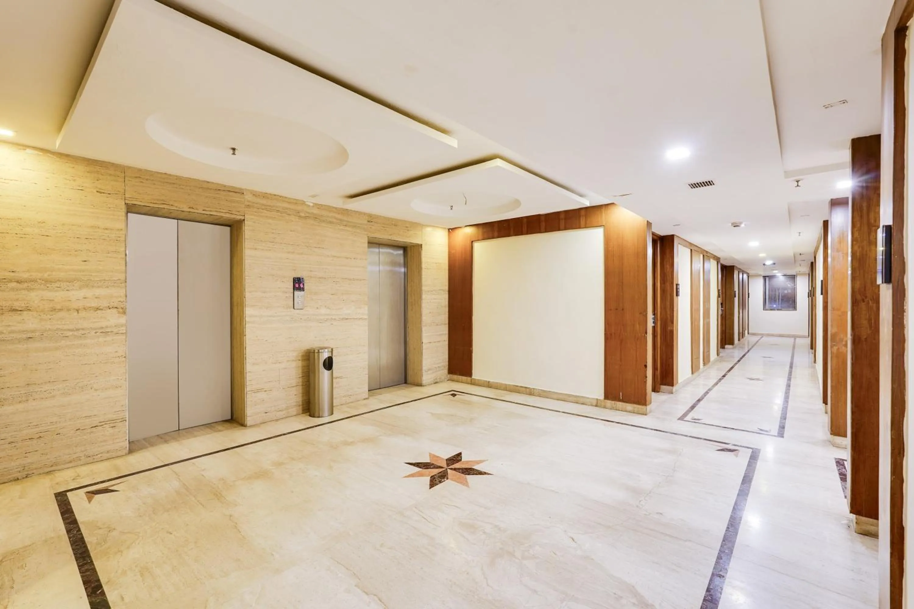 Other in Super Townhouse Oak Alandur Near Chennai Airport Formerly Vijay Park