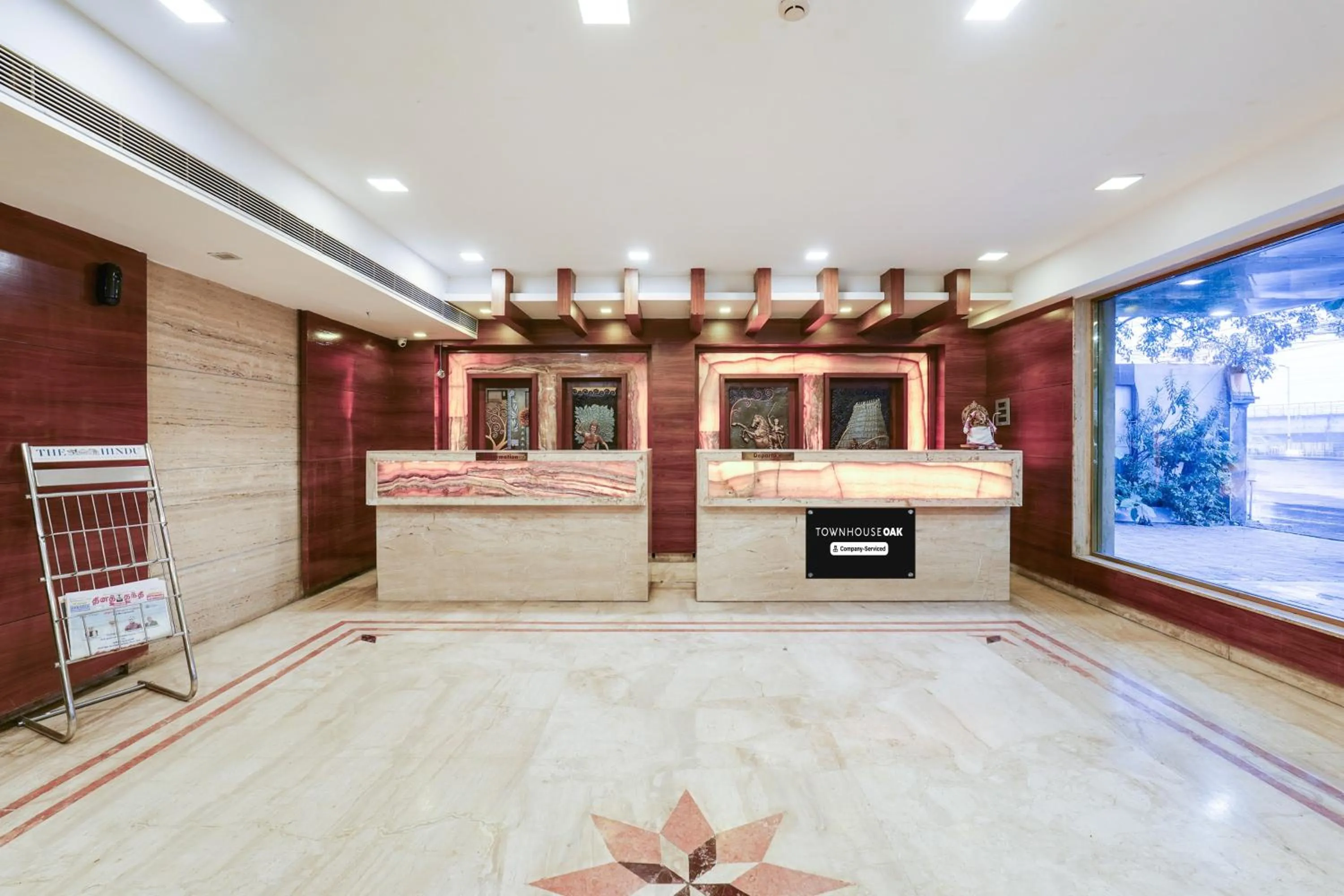 Lobby or reception in Super Townhouse Oak Alandur Near Chennai Airport Formerly Vijay Park
