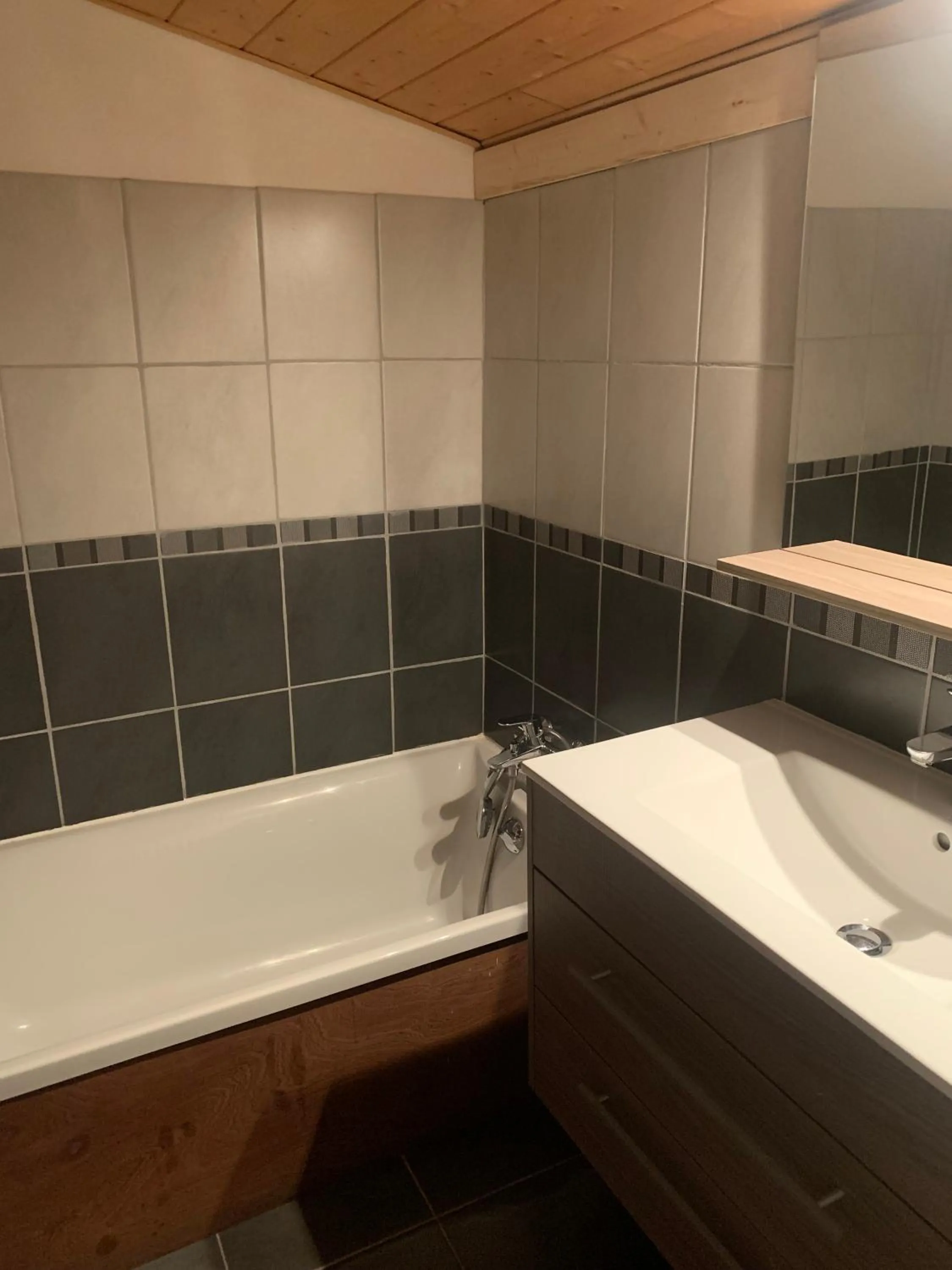 Bathroom in Hotel Le Concorde