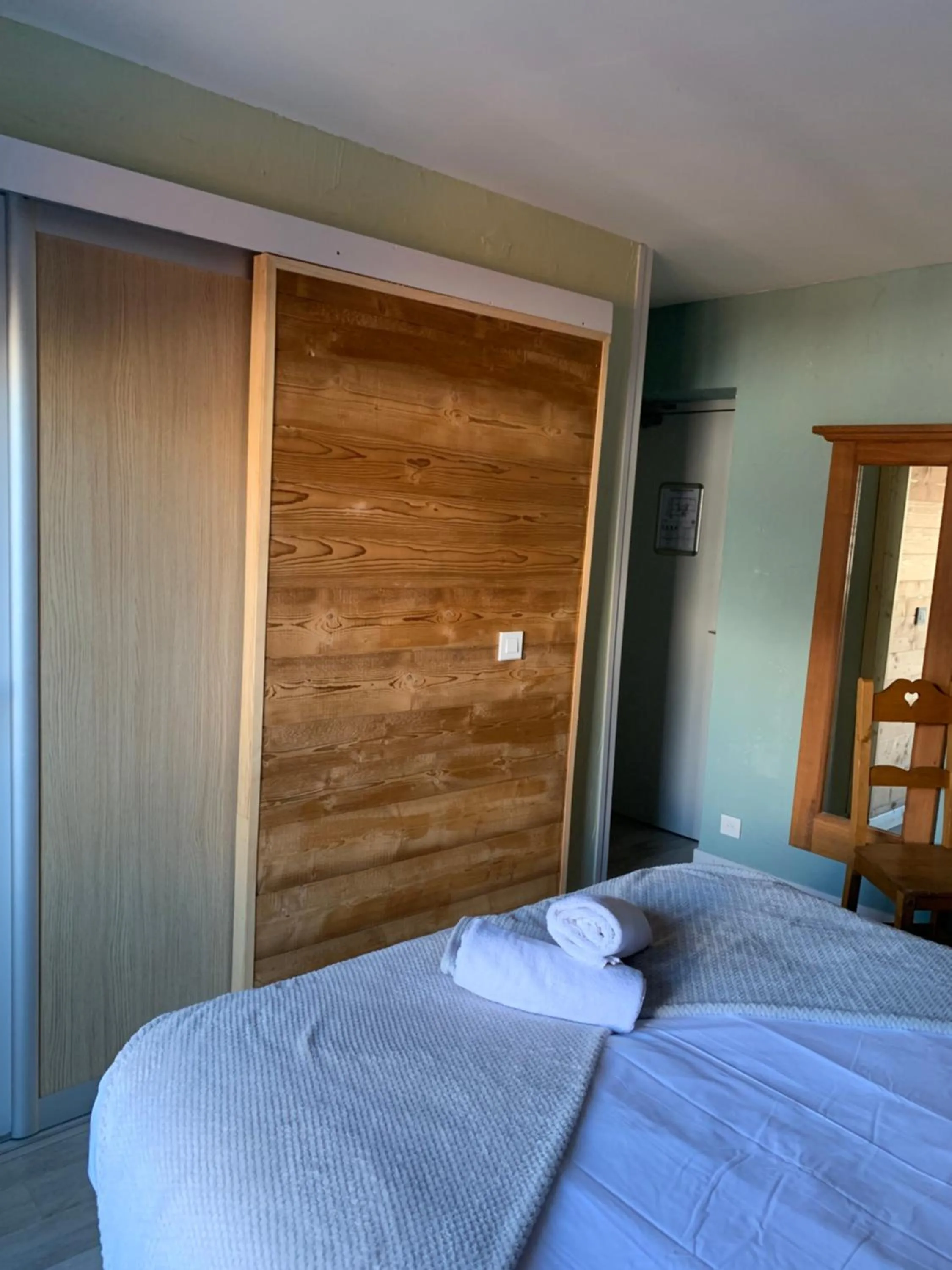 Bed in Hotel Le Concorde