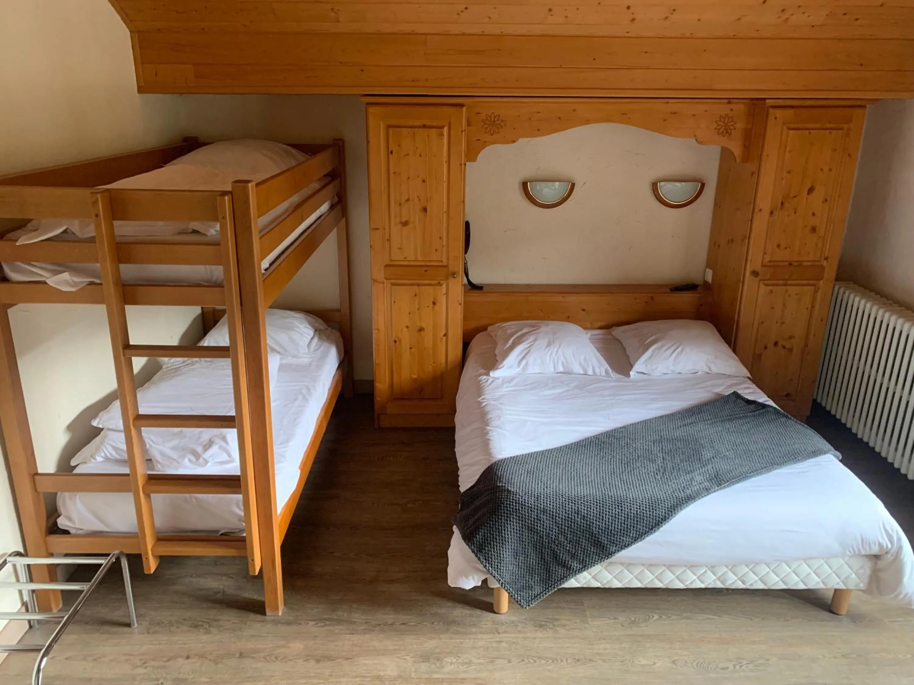 Mountain view, Bed in Hotel Le Concorde