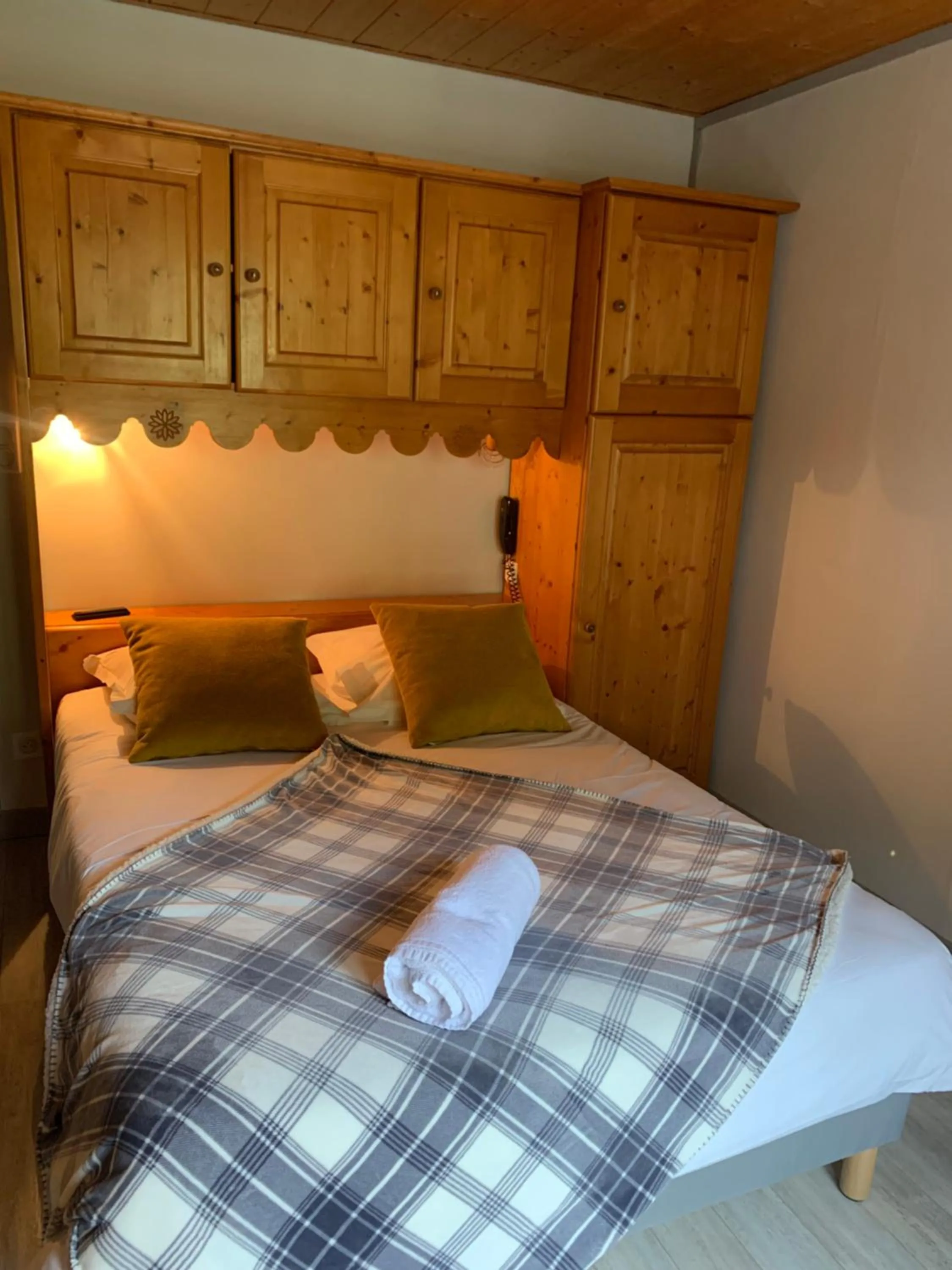 Bed in Hotel Le Concorde