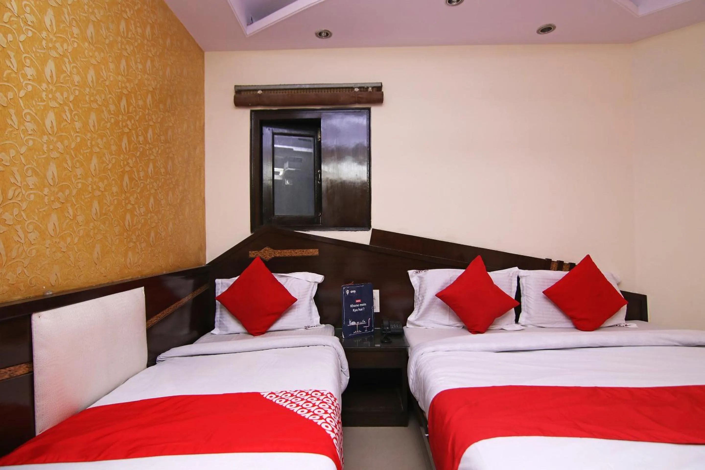 Bedroom, Bed in Hotel O S Deluxe
