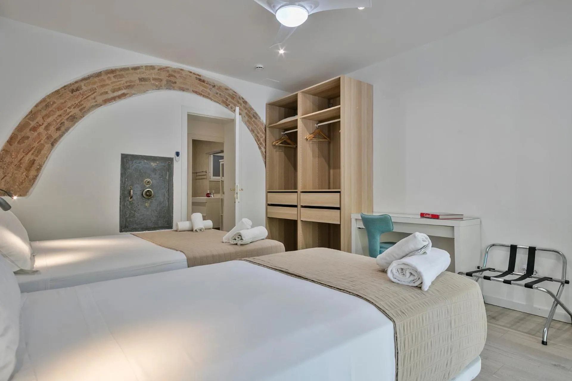 Bedroom, Bed in Stay Together Barcelona Apartments