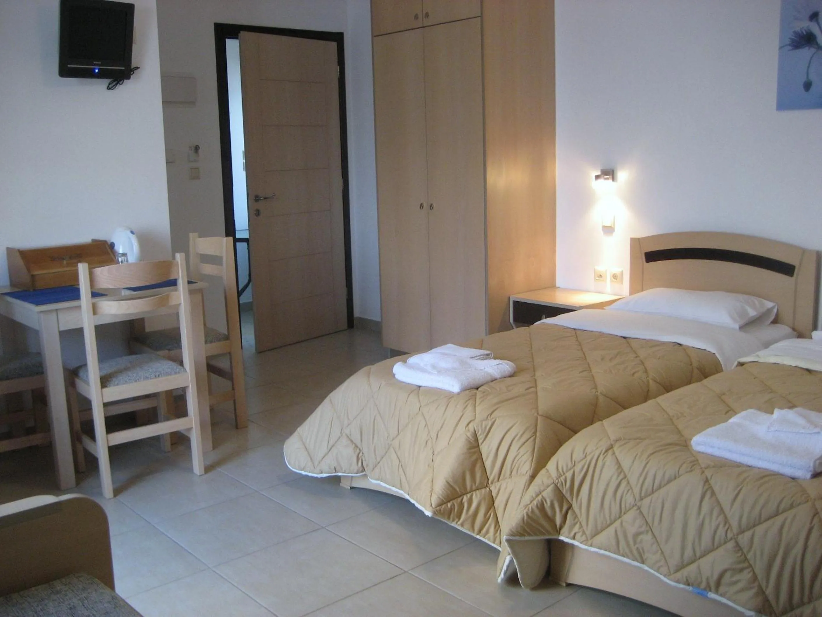 Bed in Yiorgos Studios