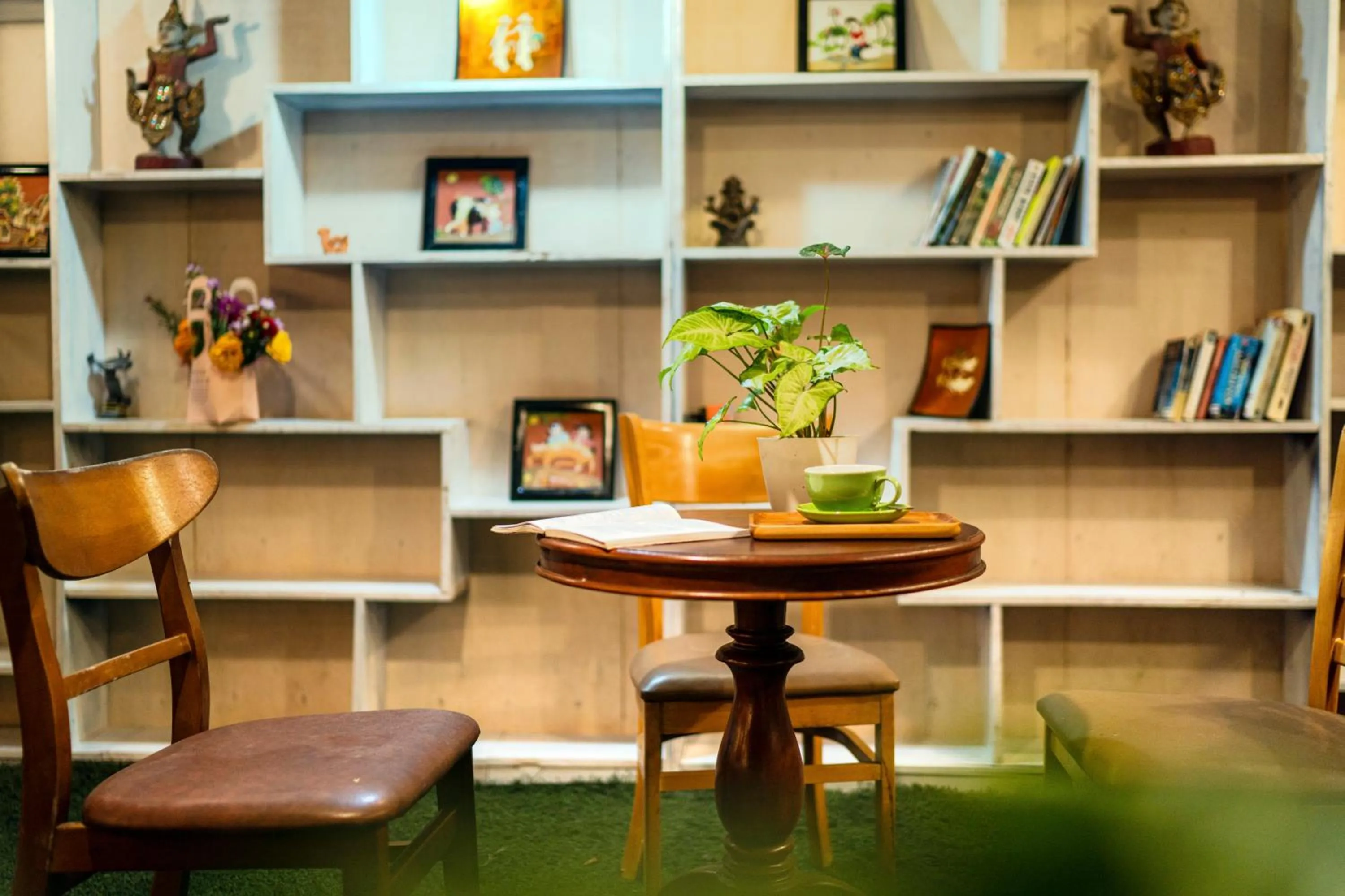 Library in Loc Phat Hoi An Homestay