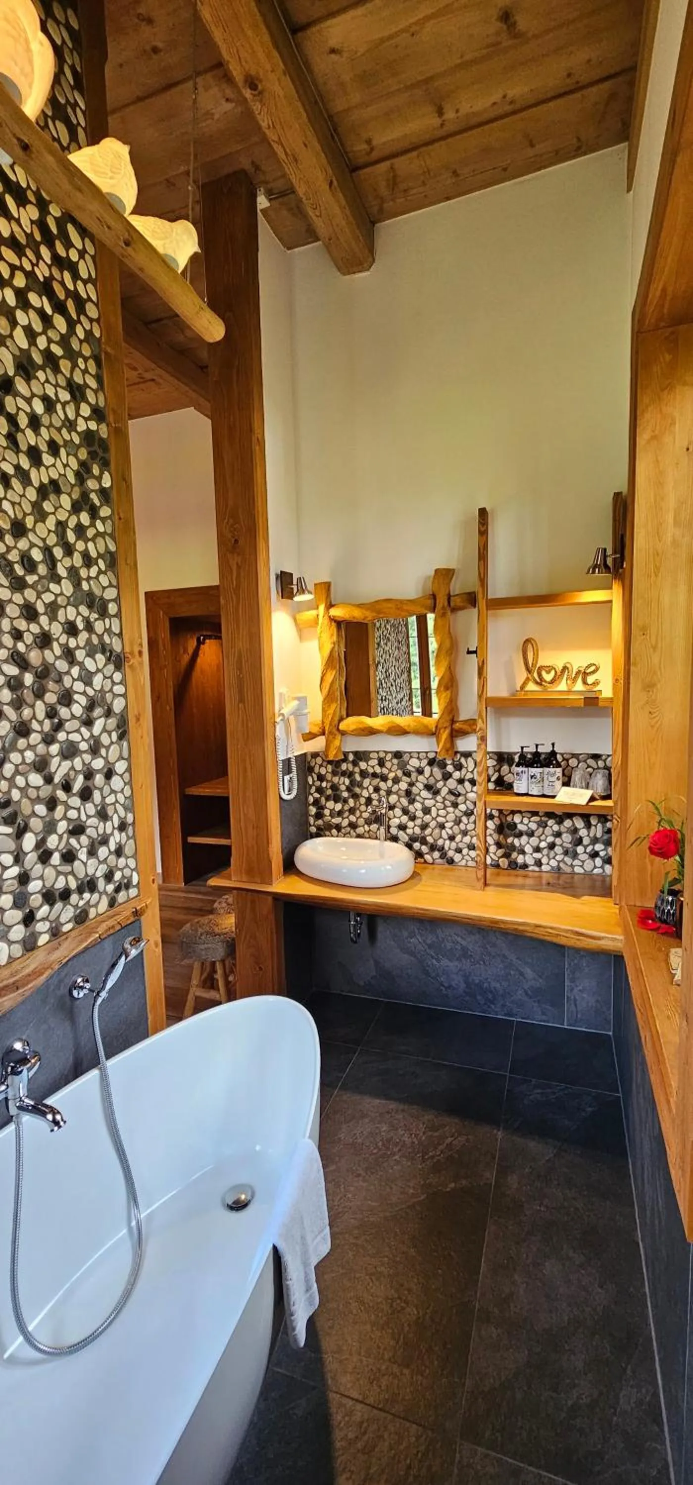 Bathroom in Niedźwiedzia Residence Garden Sauna