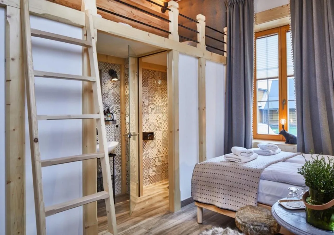 Shower in Niedźwiedzia Residence Garden Sauna