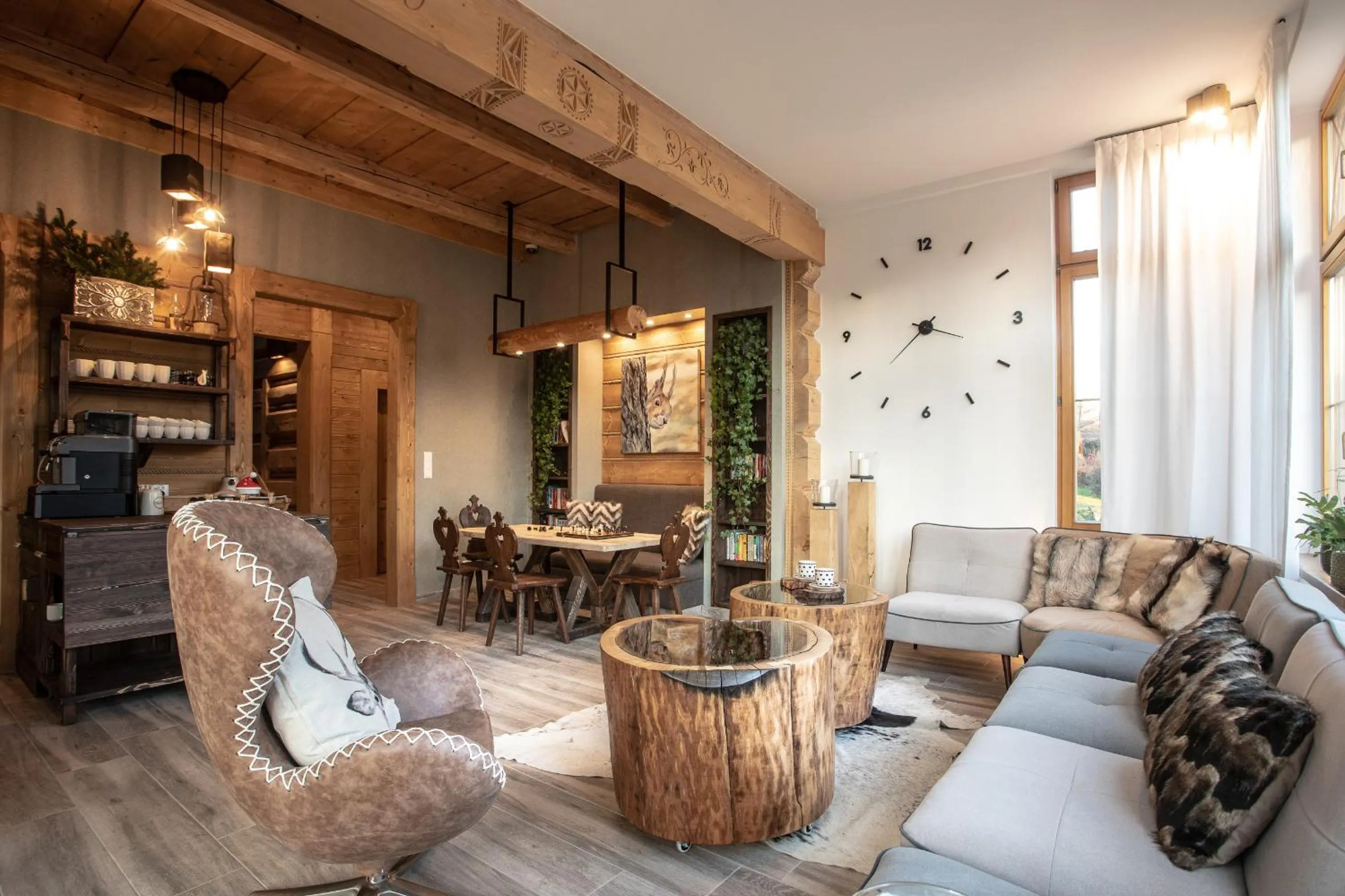 Library in Niedźwiedzia Residence Garden Sauna