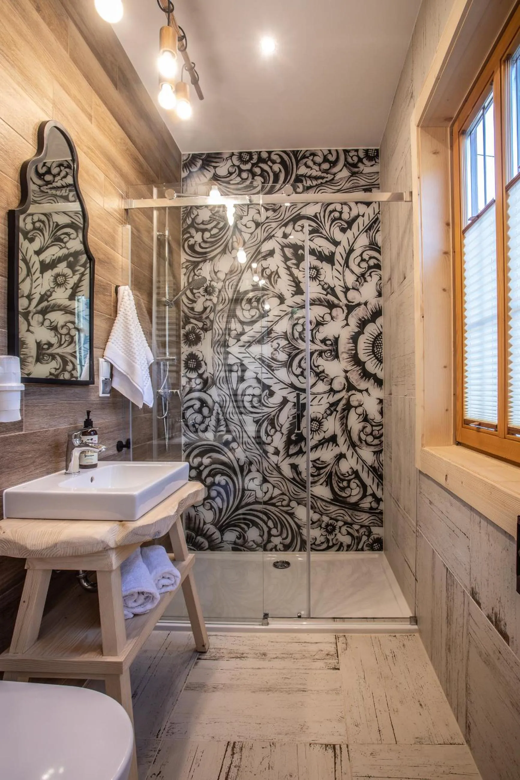 Shower in Niedźwiedzia Residence Garden Sauna