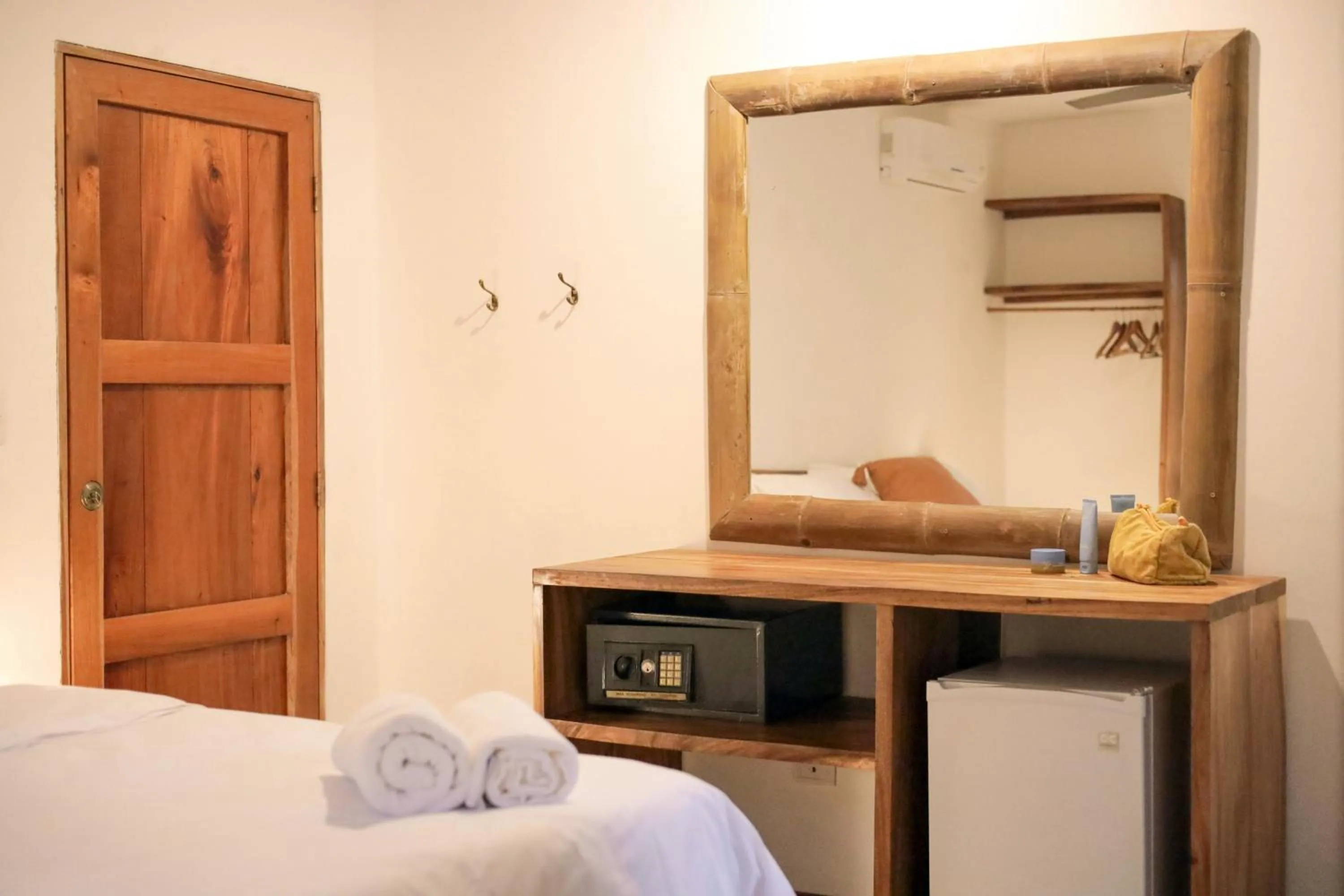 Photo of the whole room, Bed in Outsite Santa Teresa Playa