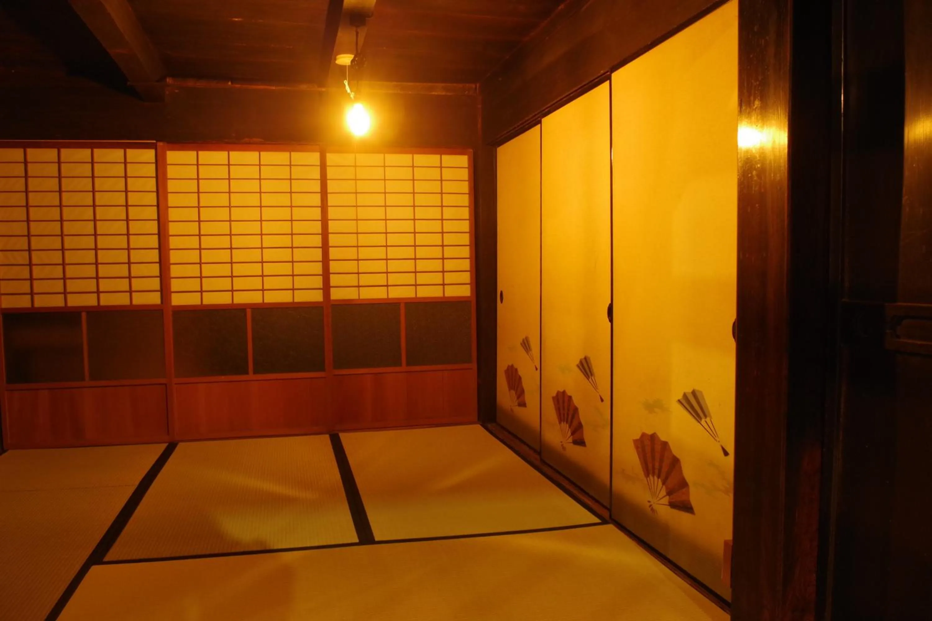Photo of the whole room in Taraichitei