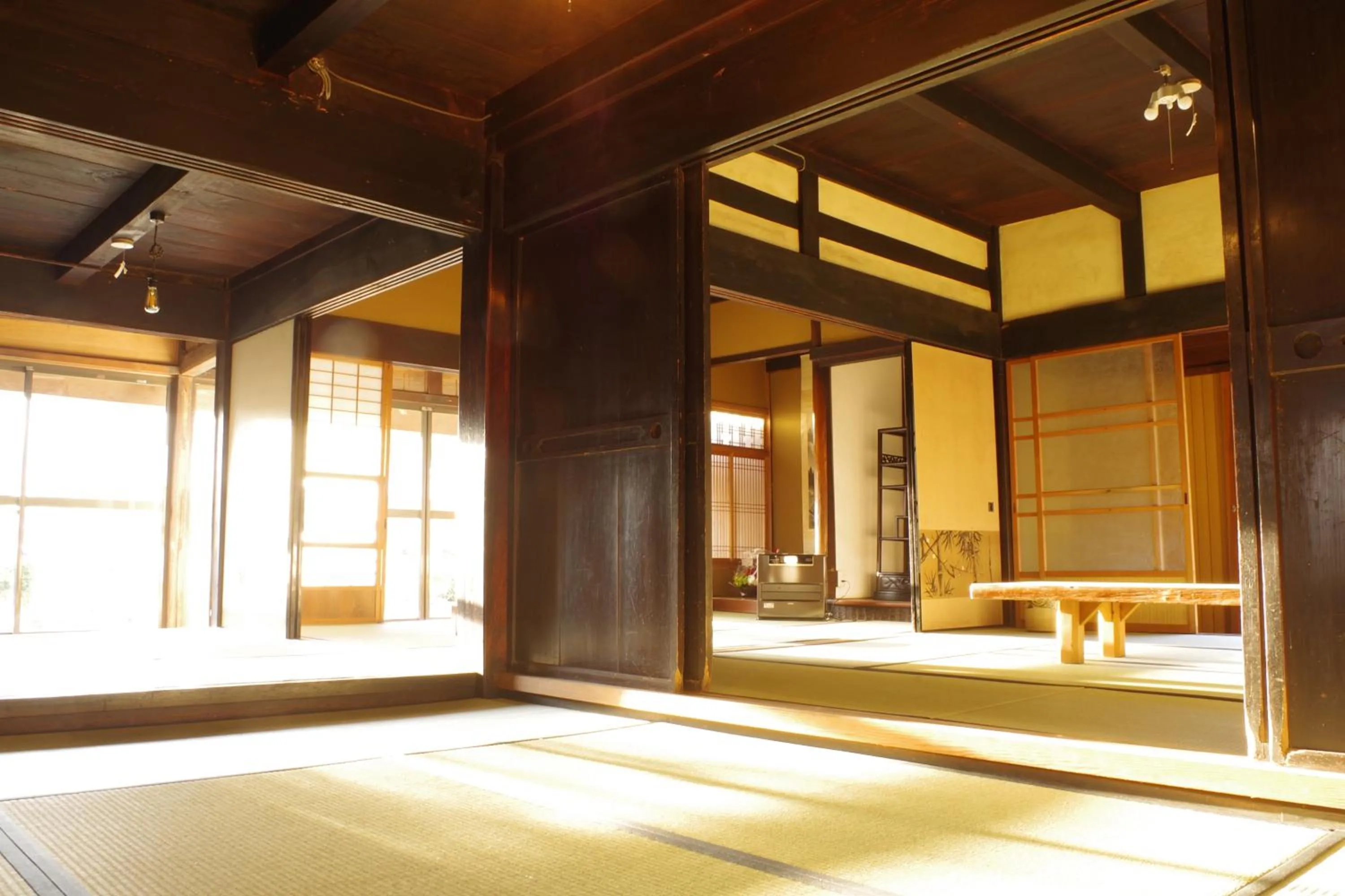 Photo of the whole room, Bed in Taraichitei