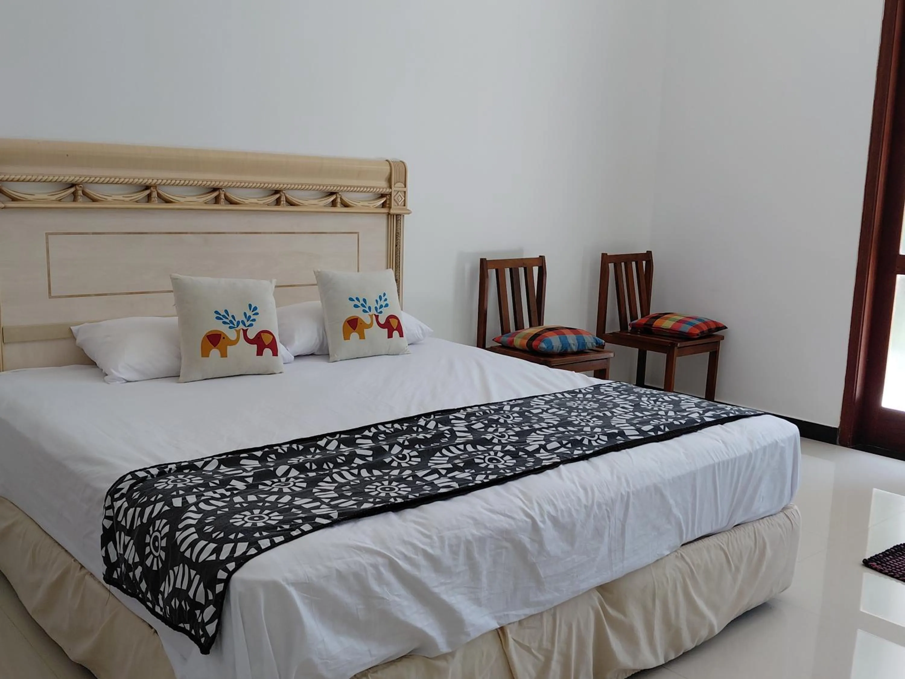Bed in Talalla 170 Villa