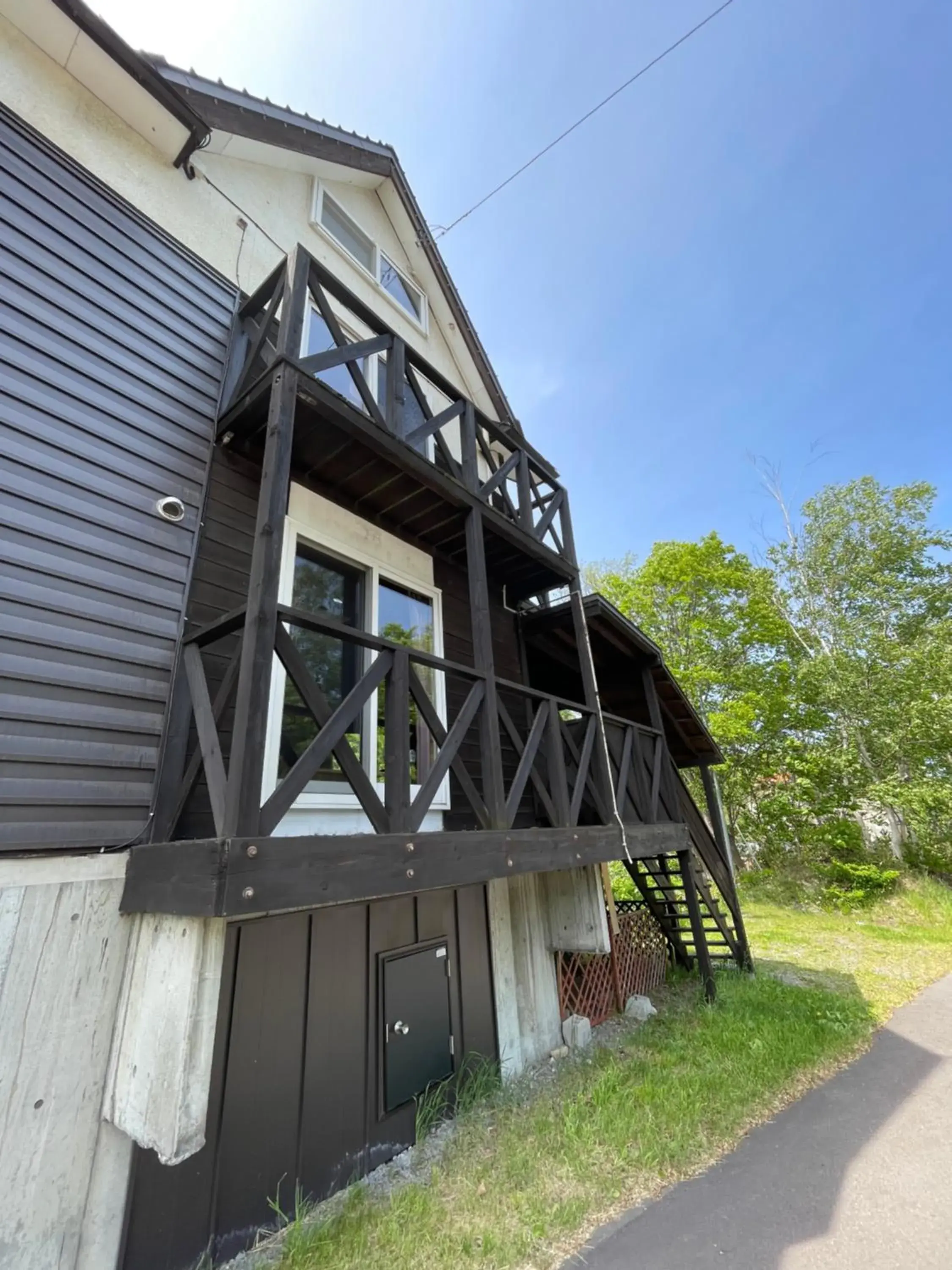 Property building in Winkel Village Property building in Winkel Village