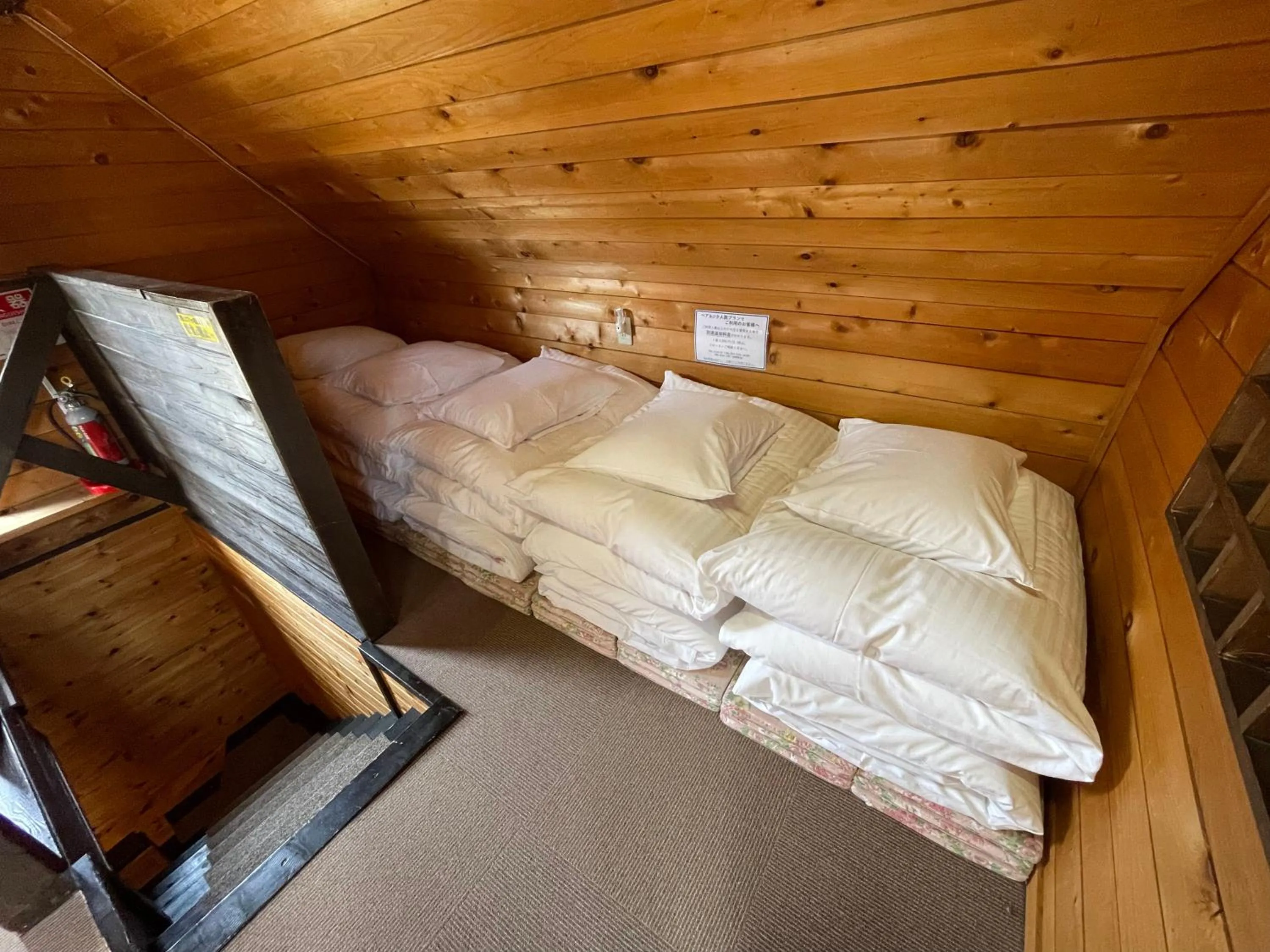 Bedroom, Bed in Winkel Village