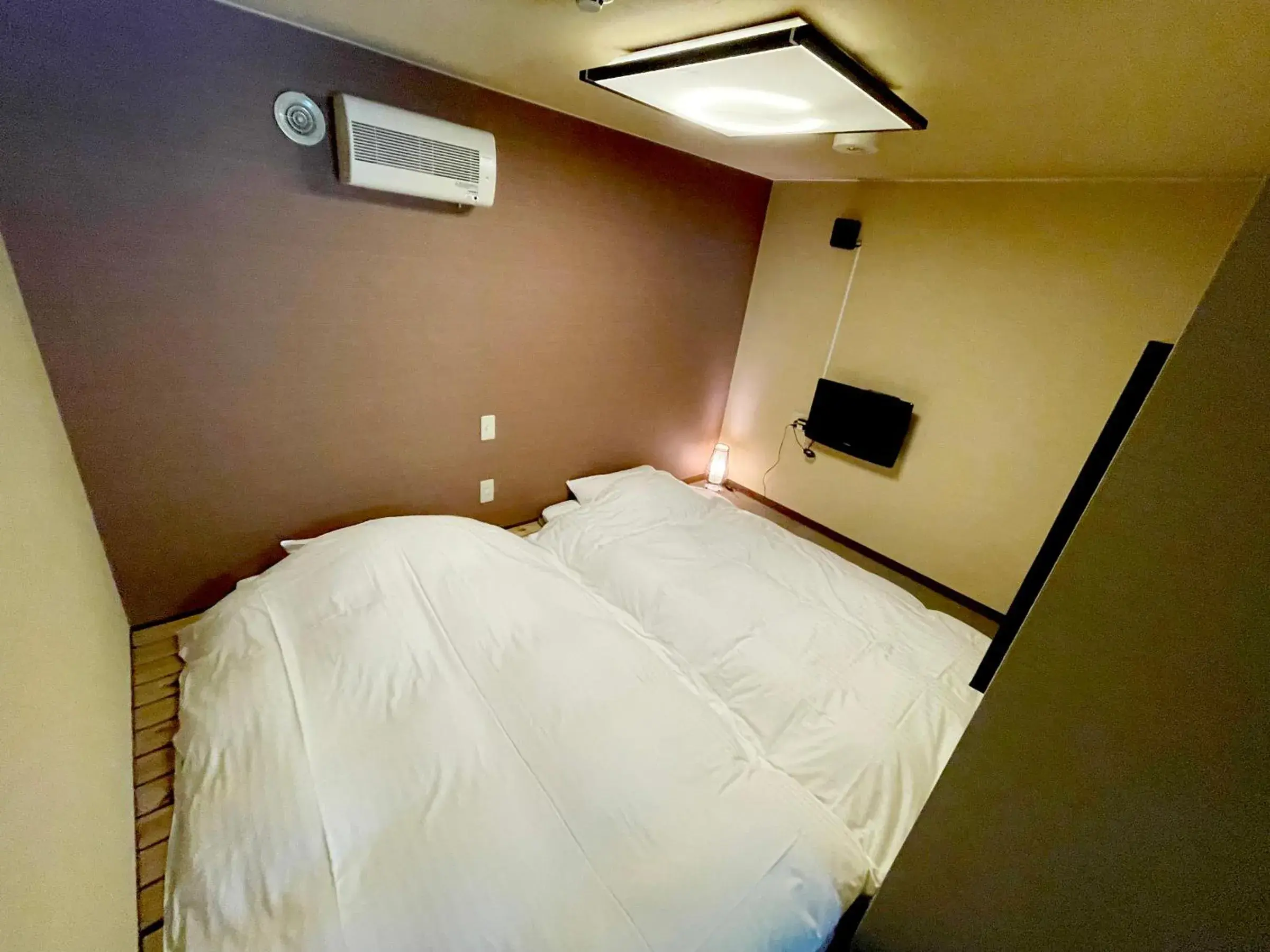 Bedroom, Bed in Winkel Village Bedroom, Bed in Winkel Village