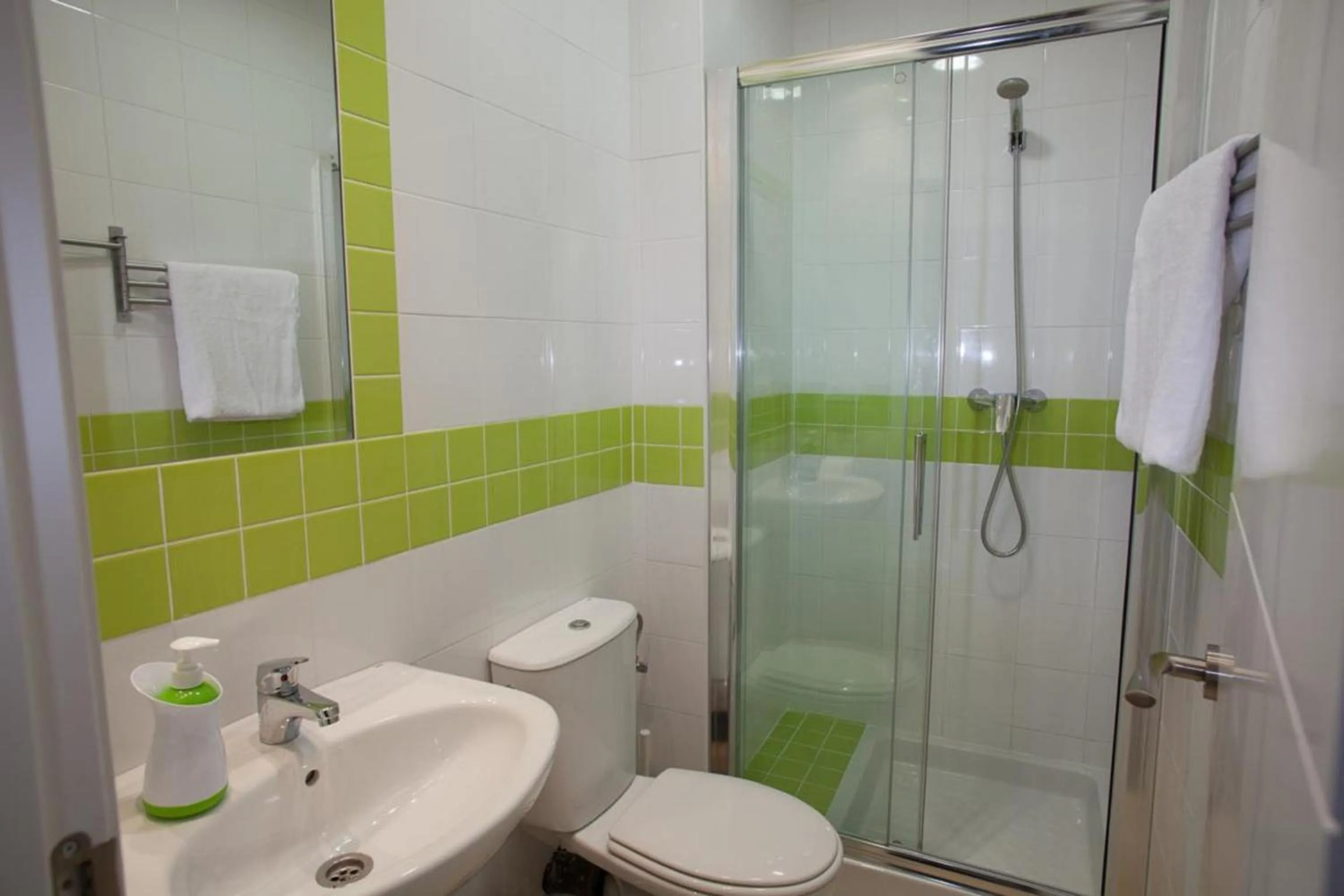 Bathroom in Reservaloen Plaza del Salvador