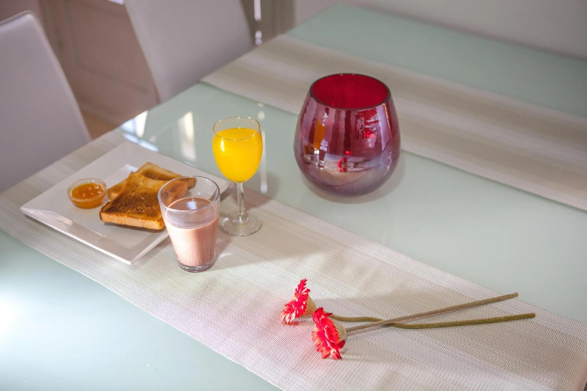 Food and drinks in Reservaloen Plaza del Salvador