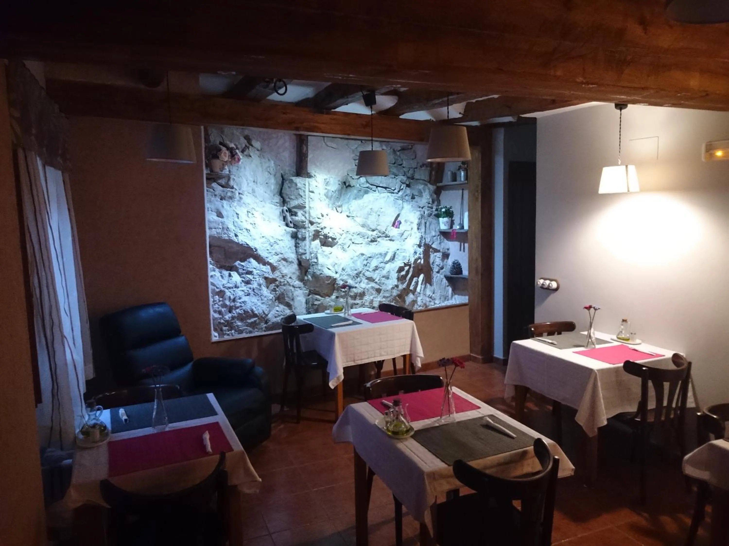 Restaurant/places to eat in Hotel Mesón del Gallo