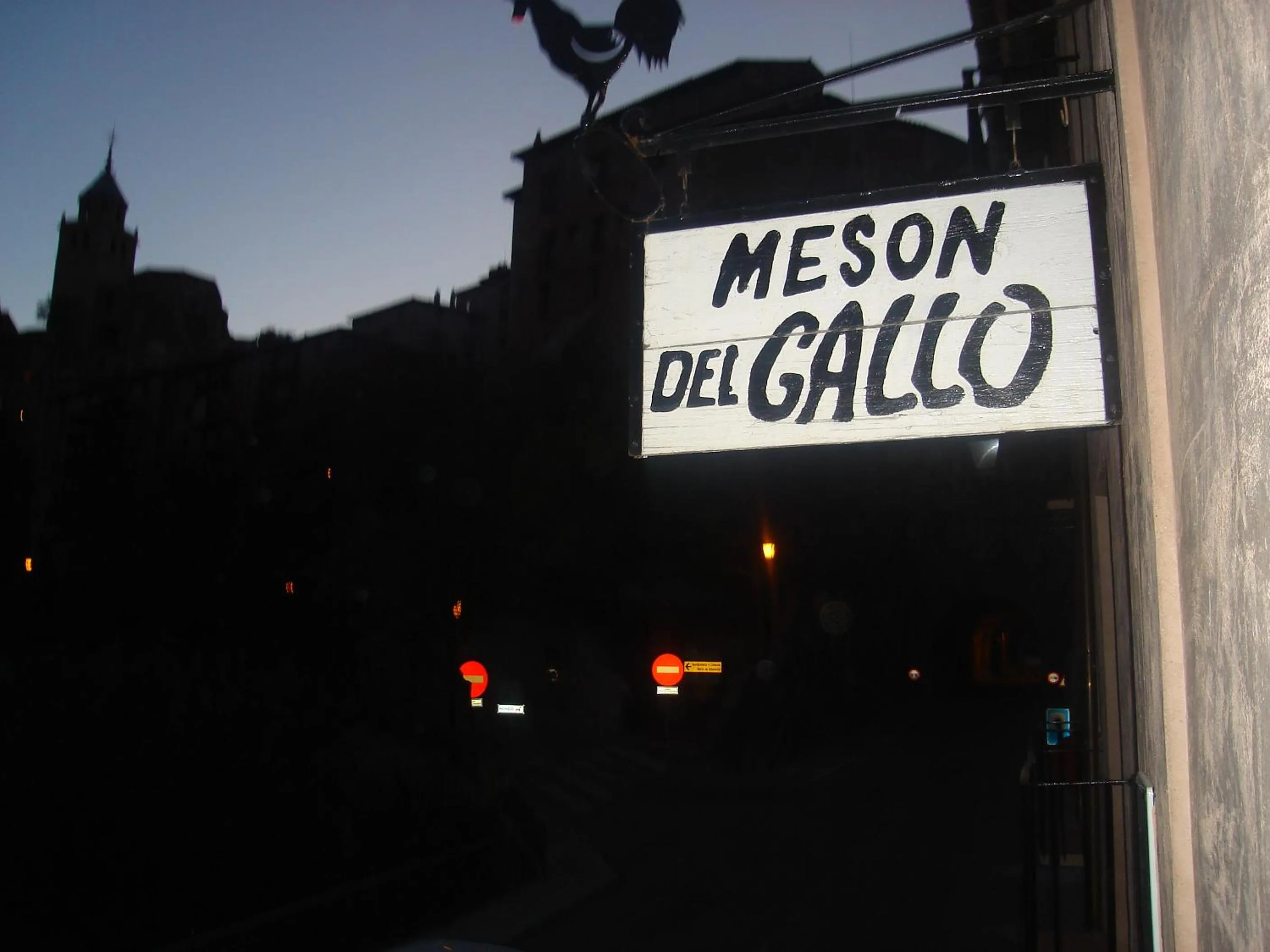 Property logo or sign in Hotel Mesón del Gallo