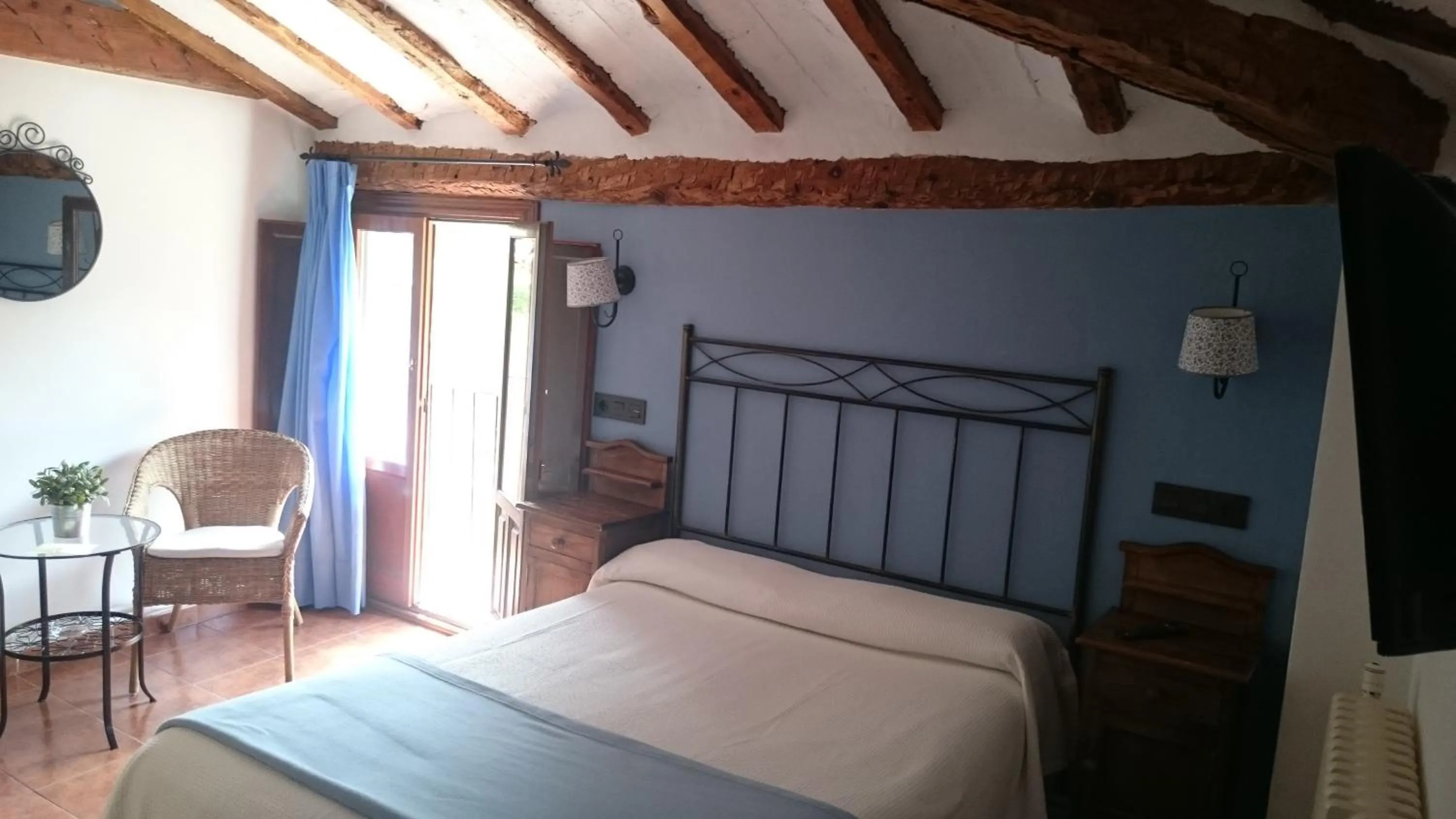 Day, Bed in Hotel Mesón del Gallo