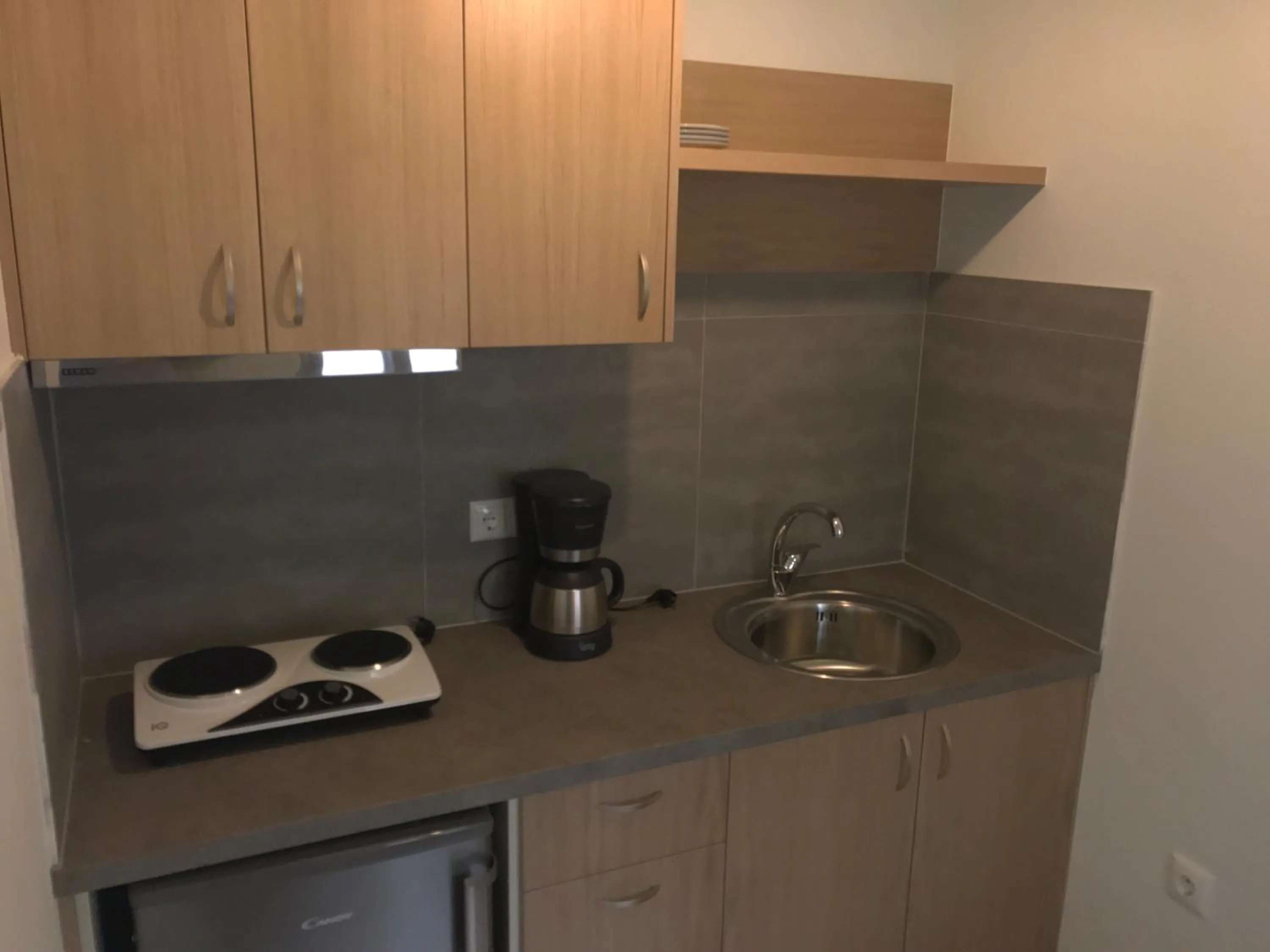 Coffee/tea facilities in Neapolis Apartments